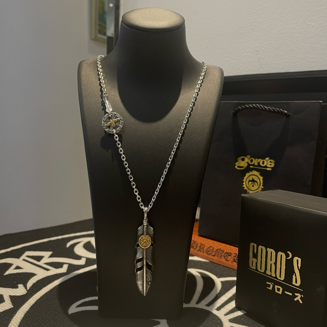 NO:582459,[New product on the shelves] Goro’s Goro Takahashi Feather Pendant, Takahashi’s classic necklace, top version, exclusive photo shoot, focusing on the high-end market, popular model on Kuaishou/ins/Xiaohongshu, absolutely different from the ordinary version!  The product details in the pictures are consistent with ZP!  Original production process, exquisite quality, purely handmade ~ Authentic mold opening, trendy and fashionable must-have, can be worn by both men and women, the same style for couples, rock punk Thai silver style, retro elements, trendy and versatile, the same style as the official website, boutique jewelry, necklace19860909【新品上架】Goro’s高桥吾郎羽毛吊坠,高桥经典项链,顶级版本,认准独家拍摄,主攻高端市场 ,快手/ins/小红书热门款,绝对区别普通版本！图片产品细节与ZP一致！原版制作工艺 精工品质 纯手工打造 ～正品开模潮流时尚必备 男女均可佩戴 情侣款同款 摇滚朋克泰银风格 复古元素 潮流百搭 官网同款,饰品精品,necklace,Jewelry