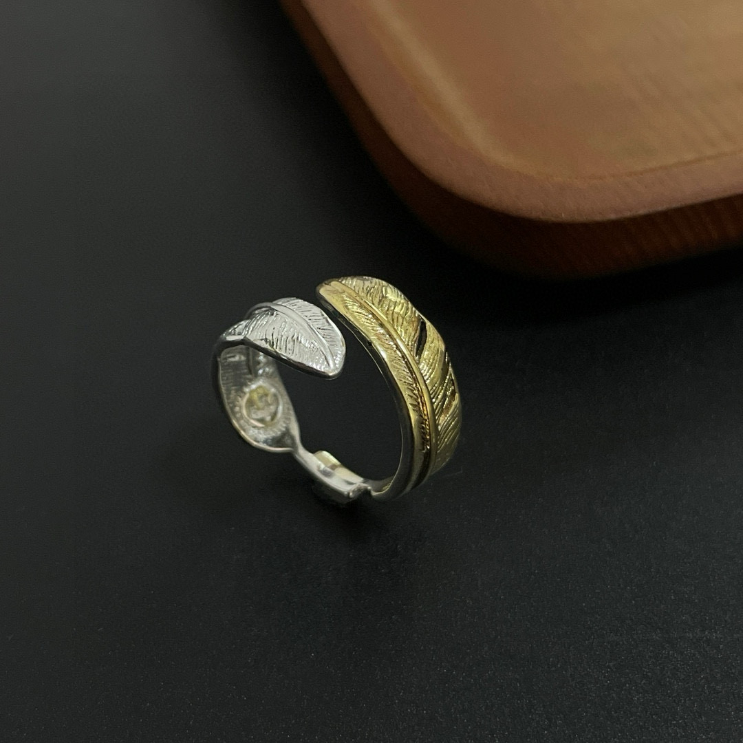 NO:583562,Batch [new product on the shelves] Goro’s Goro Takahashi Feather Ring, the top version. Look for the exclusive shooting. Focus on the high-end market. It is absolutely different from the ordinary version!  The product details in the pictures are consistent with ZP!  Original production process, exquisite quality, purely handmade ~ Genuine open mold, fashionable must-have, can be worn by both men and women, same style for couples, rock punk Thai silver style, retro elements, trendy and versatile, same style as the official website, fine jewelry, ring19860909批【新品上架】Goro’s高桥吾郎羽毛戒指,顶级版本 认准独家拍摄 主攻高端市场 绝对区别普通版本！图片产品细节与ZP一致！原版制作工艺 精工品质 纯手工打造 ～正品开模潮流时尚必备 男女均可佩戴 情侣款同款 摇滚朋克泰银风格 复古元素 潮流百搭 官网同款,饰品精品,ring,Jewelry