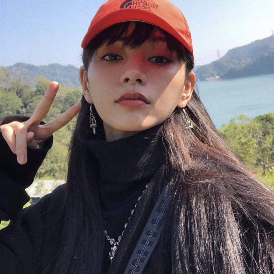 Chrome Hearts 克罗心𝐂𝐡𝐫𝐨𝐦𝐞 𝐡𝐞𝐚𝐫𝐭𝐬 大十字宝剑耳钉