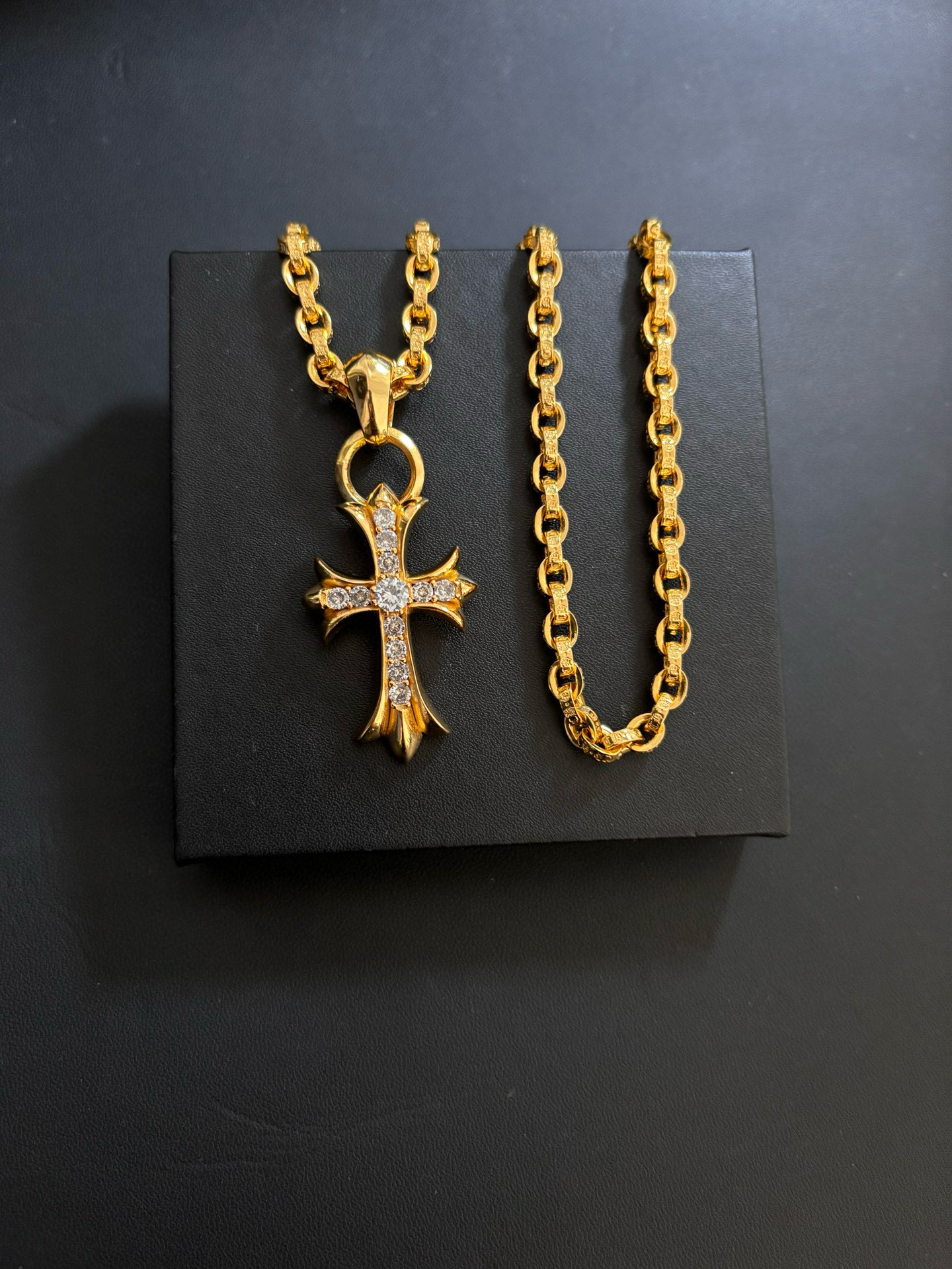 NO:603673,Chrome hearts cross white diamond gold-plated classic letter necklace, fine jewelry, chrome hearts, necklace, gold plating19860909克罗心十字架白钻镀金经典款字母项链,饰品精品,chrome hearts,necklace,gold plating,Jewelry