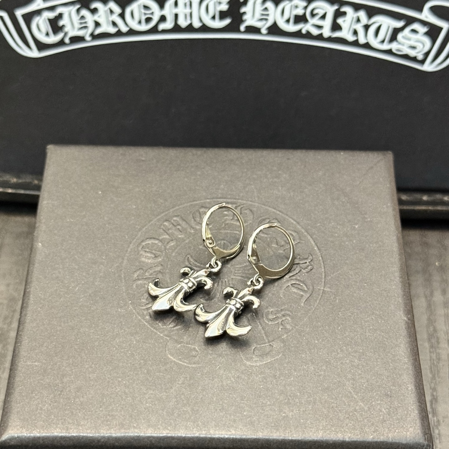 NO:604143,chrome heart—Chrome heart earrings, Scout flower earrings. Ancient silver style, fine jewelry, chrome hearts, chrome hearts, earrings19860909chrome heart—克罗心耳钉,童军花耳环.古银风格,饰品精品,chrome hearts,chrome hearts,earrings,Jewelry