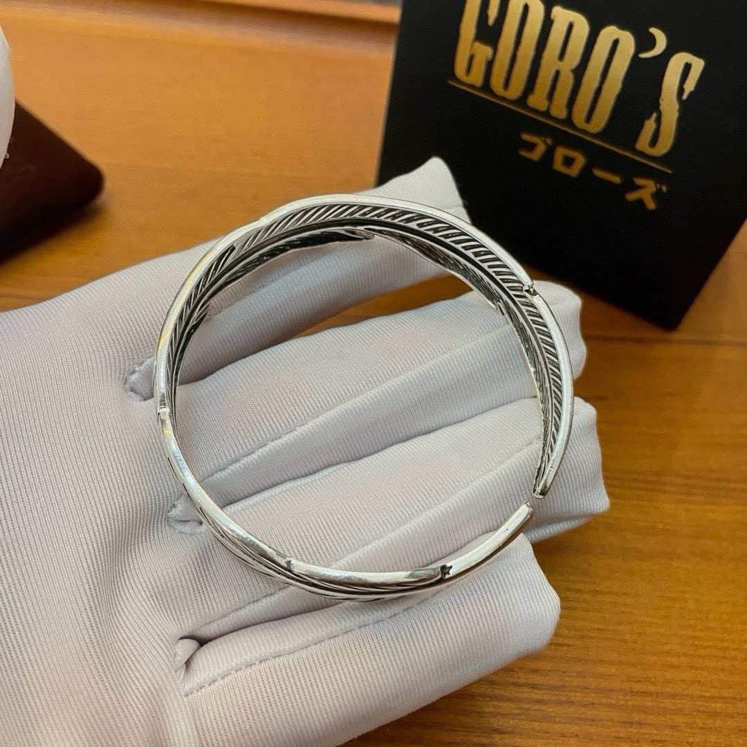 💰155  【新品上架】Goro’s高桥吾郎羽毛开口手镯，顶级版本 认准独家拍摄 主攻高端市场 绝对区别普通版本！图片产品细节与ZP一致！原版制作工艺 精工品质 纯手工打造 ～正品开模💝潮流时尚必备 男女均可佩戴 情侣款同款 摇滚朋克泰银风格 复古元素 潮流百搭 官网同款❤️
