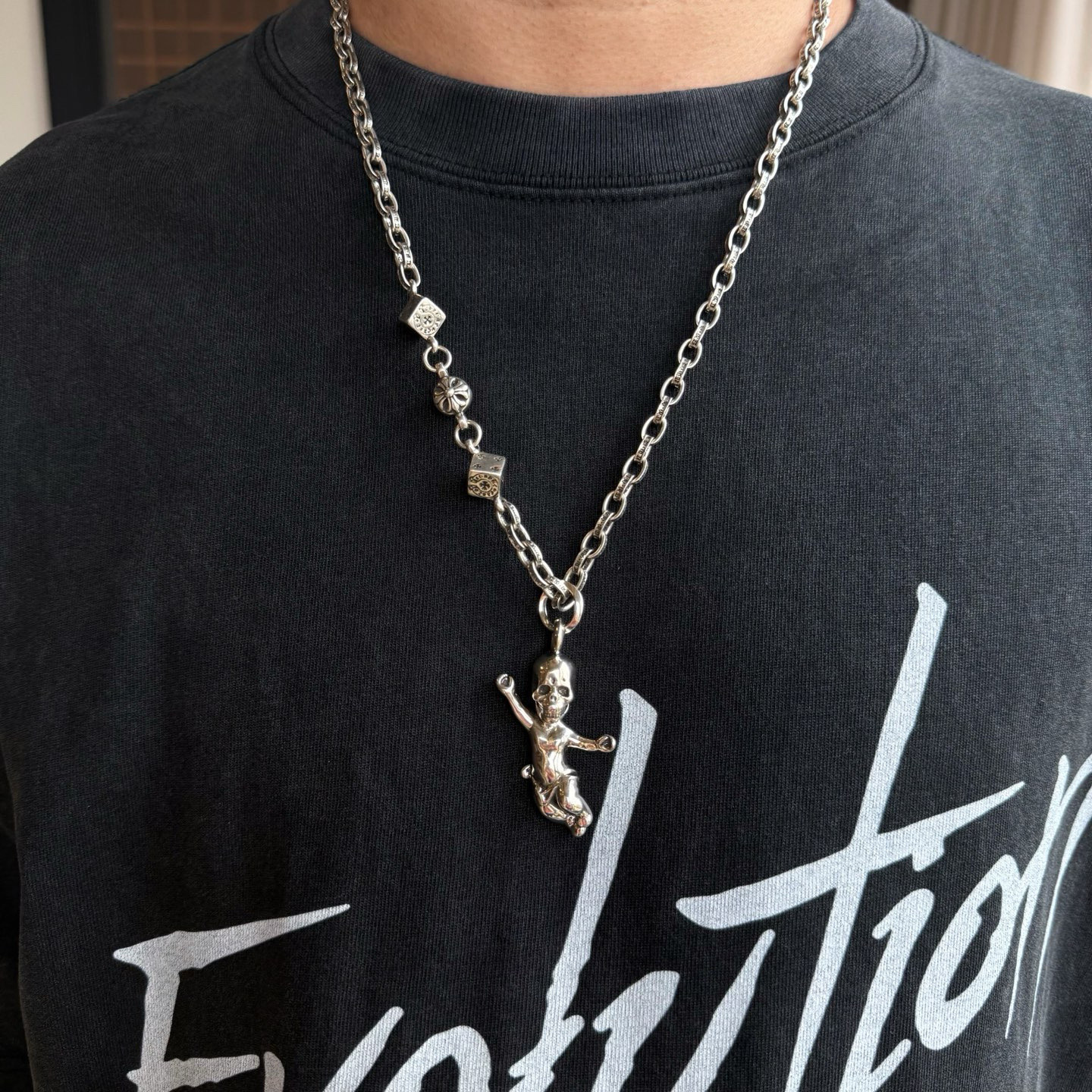 NO:641315,New [Counter Quality] Chrome Hearts Chrome Hearts Cross Skull Necklace, Skeleton Head Pendant, Different Pattern Design Styles with Concave and Concave Shapes, Presenting a Distinctive Cross and Scout Flower are Chrome Hearts’ Emblem, So They Are More Enduring. Authentic Chrome Hearts Chrome Hearts Differentiates from Ordinary Light Versions in the Market. Check the quality of the version. Look at the printing details. The degree of retro gray oxidation. Seiko version!  !  !  Purely handmade ~ Authentic open mold fashion essentials. Can be worn by both men and women. Same style for couples. Official website original. Rock punk Thai silver style. Retro elements. Trendy and versatile!  , jewelry boutique, chrome hearts, chrome hearts, necklace19860909新款【专柜品质】Chrome Hearts克罗心十字架骷子项链 骼髅头吊坠,凹凸造型不同的花纹设计风格 呈现出与众不同 十字架 童军花是克罗心的志 所以更经久不衰 正品打版Chrome Hearts克罗心 区别市场普通轻版 对版对标品质 看字印细节 复古做旧灰氧程度.精工版本！！！ 纯手工打造 ～正品开模潮流时尚必备 男女均可佩戴 情侣同款 官网原版 摇滚朋克泰银风格 复古元素 潮流百搭！,饰品精品,chrome hearts,chrome hearts,necklace,Jewelry