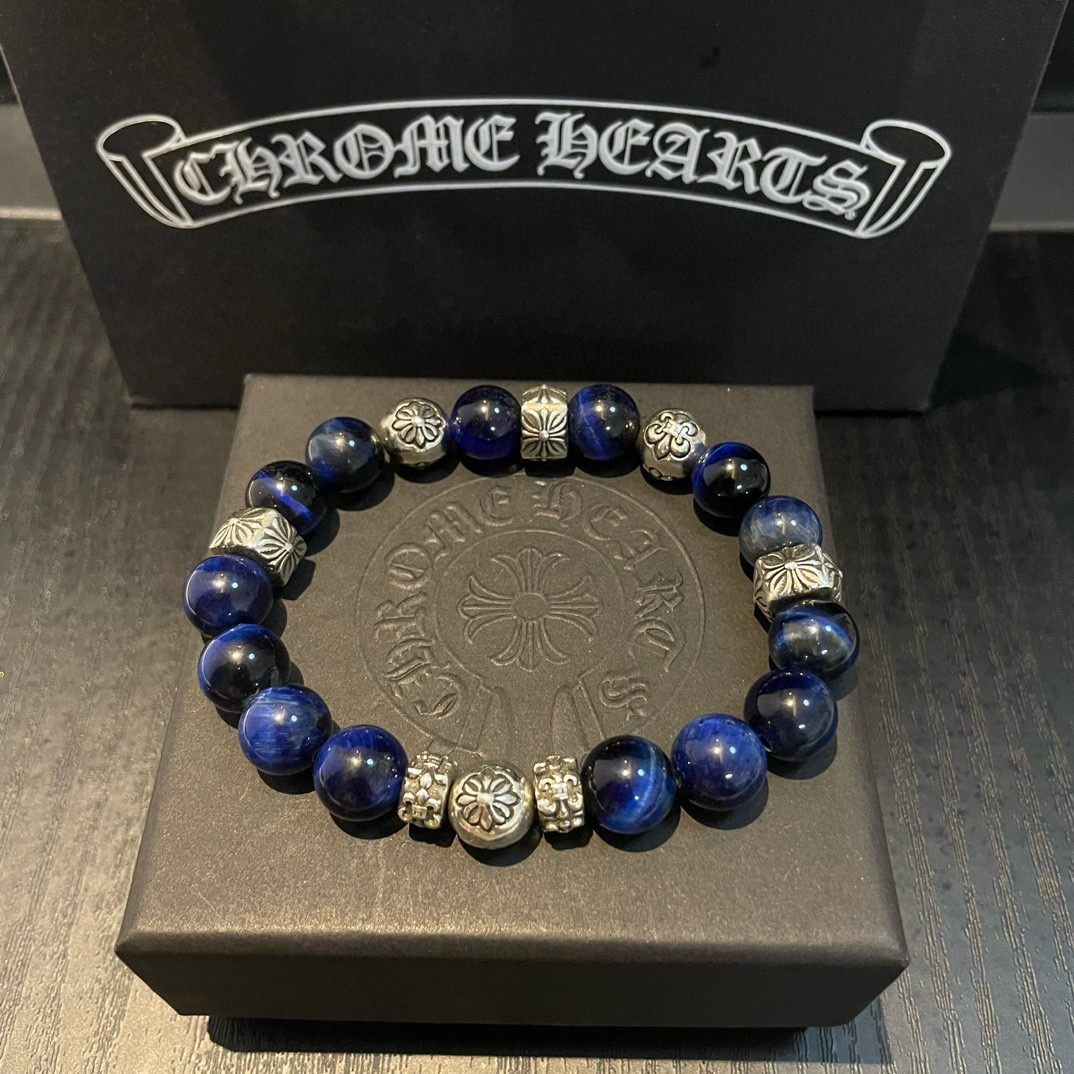 NO:641318,Batch of new [counter quality] Chrome Hearts classic retro multi-element lapis lazuli bracelet, concave and convex shapes with different pattern design styles, showing a distinctive cross. The Scout flower is the symbol of Chrome Hearts, so it is more durable. Genuine patterned Chrome Hearts distinguishes the ordinary light version in the market. Match the version and benchmark quality. Look at the printing details. The degree of retro ash oxidation. Seiko version!  !  !  Purely handmade ~ Authentic open mold fashion essentials. Can be worn by both men and women. Same style for couples. Official website original. Rock punk Thai silver style. Retro elements. Trendy and versatile!  , jewelry boutique, chrome hearts, chrome hearts, bracelet19860909批 新款【专柜品质】Chrome Hearts克罗心经典复古多元素青金石手链手串,凹凸造型不同的花纹设计风格 呈现出与众不同 十字架 童军花是克罗心的志 所以更经久不衰 正品打版Chrome Hearts克罗心 区别市场普通轻版 对版对标品质 看字印细节 复古做旧灰氧程度.精工版本！！！ 纯手工打造 ～正品开模潮流时尚必备 男女均可佩戴 情侣同款 官网原版 摇滚朋克泰银风格 复古元素 潮流百搭！,饰品精品,chrome hearts,chrome hearts,bracelet,Jewelry