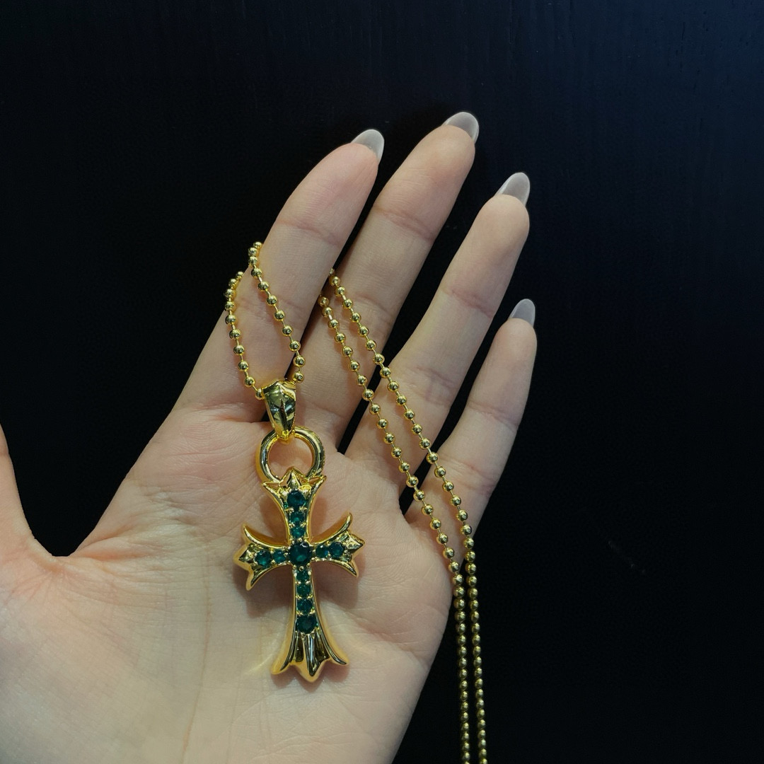 NO:641344,Chrome hearts, gold-plated green diamond water drop cross, matched with ball chain, gold-plated, hand-set green diamonds, high-end texture, fashion matching, fine jewelry, chrome hearts, gold plating19860909克罗心 镀金绿钻水滴十字架 搭配圆珠链 镀金 手工镶嵌绿钻 质感高级 时尚搭配,饰品精品,chrome hearts,gold plating,Jewelry
