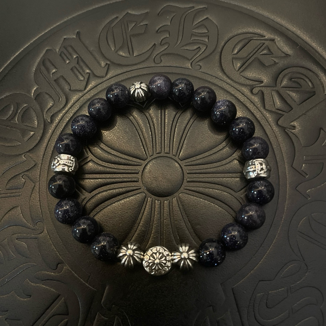 NO:642046,New [counter quality] Chrome Hearts classic retro multi-element bracelet, popular on Kuaishou/ins/Xiaohongshu, the different concave and convex shapes of the pattern design style are distinctive. The cross scout flower is the symbol of Chrome Hearts, so it is more durable. Genuine type-printed Chrome Hearts distinguishes the ordinary light version in the market. Match the version and benchmark quality. Look at the printing details. The degree of retro gray oxidation. Seiko version!  , jewelry boutique, chrome hearts, chrome hearts, bracelet19860909新款【专柜品质】Chrome Hearts克罗心 经典复古多元素手串手链 ,快手/ins/小红书热门,凹凸造型不同的花纹设计风格呈现出与众不同 十字架童军花是克罗心的标志 所以更经久不衰 正品打版Chrome Hearts克罗心 区别市场普通轻版 对版对标品质 看字印细节 复古做旧灰氧程度.精工版本！,饰品精品,chrome hearts,chrome hearts,bracelet,Jewelry