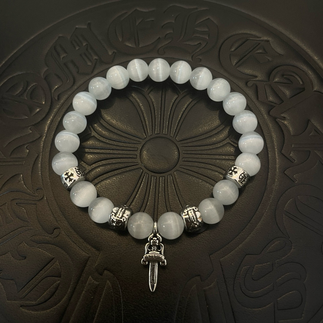 NO:642049,New [counter quality] Chrome Hearts classic retro multi-element white cat's eye stone bracelet, popular on Kuaishou/ins/Xiaohongshu, the different concave and convex shapes are different in pattern design style. The cross scout flower is the symbol of Chrome Hearts, so it is more durable. Genuine type-printing Chrome Hearts distinguishes the ordinary light version in the market. Match the version and standard quality. Look at the printing details. The degree of retro gray oxidation. Seiko version!  , jewelry boutique, chrome hearts, chrome hearts, bracelet19860909新款【专柜品质】Chrome Hearts克罗心 经典复古多元素白猫眼石手串手链 ,快手/ins/小红书热门,凹凸造型不同的花纹设计风格呈现出与众不同 十字架童军花是克罗心的标志 所以更经久不衰 正品打版Chrome Hearts克罗心 区别市场普通轻版 对版对标品质 看字印细节 复古做旧灰氧程度.精工版本！,饰品精品,chrome hearts,chrome hearts,bracelet,Jewelry