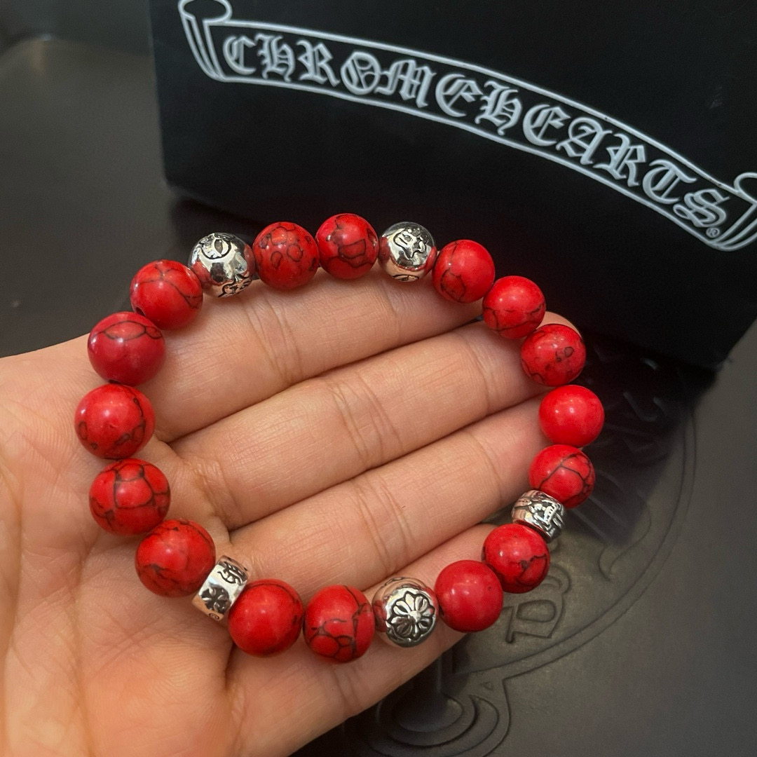 NO:642027,Batch of new [counter quality] Chrome Hearts classic retro multi-element red turquoise bracelet, popular on Kuaishou/ins/Xiaohongshu, different concave and convex shapes of the pattern design style are unique. The cross scout flower is the symbol of Chrome Hearts, so it is more durable. Genuine type-printing Chrome Hearts distinguishes the ordinary light version in the market. Match the version and standard quality. Look at the printing details. The degree of retro gray oxidation. Seiko version!  , jewelry boutique, chrome hearts, chrome hearts, bracelet19860909批 新款【专柜品质】Chrome Hearts克罗心 经典复古多元素红松石手串手链 ,快手/ins/小红书热门,凹凸造型不同的花纹设计风格呈现出与众不同 十字架童军花是克罗心的标志 所以更经久不衰 正品打版Chrome Hearts克罗心 区别市场普通轻版 对版对标品质 看字印细节 复古做旧灰氧程度.精工版本！,饰品精品,chrome hearts,chrome hearts,bracelet,Jewelry