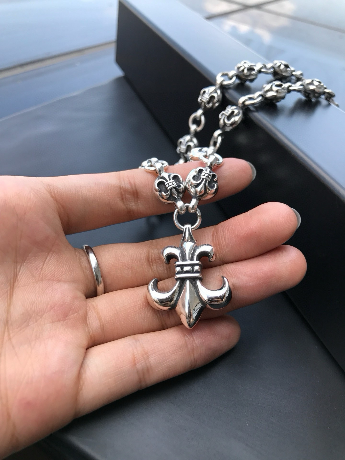 NO:642029,Chromehearts Scout Flower Necklace, the same star style handmade buckle hardware pendant, rough and retro sexy trendy elements, only what you love, iconic distressed effect!  , jewelry boutique, chrome hearts, chrome hearts, necklace19860909chromehearts克罗心童军花项链,明星同款纯手工打造扣五金吊坠 粗旷而复古性感的潮流元素 唯你所爱,标志性的做旧效果！,饰品精品,chrome hearts,chrome hearts,necklace,Jewelry