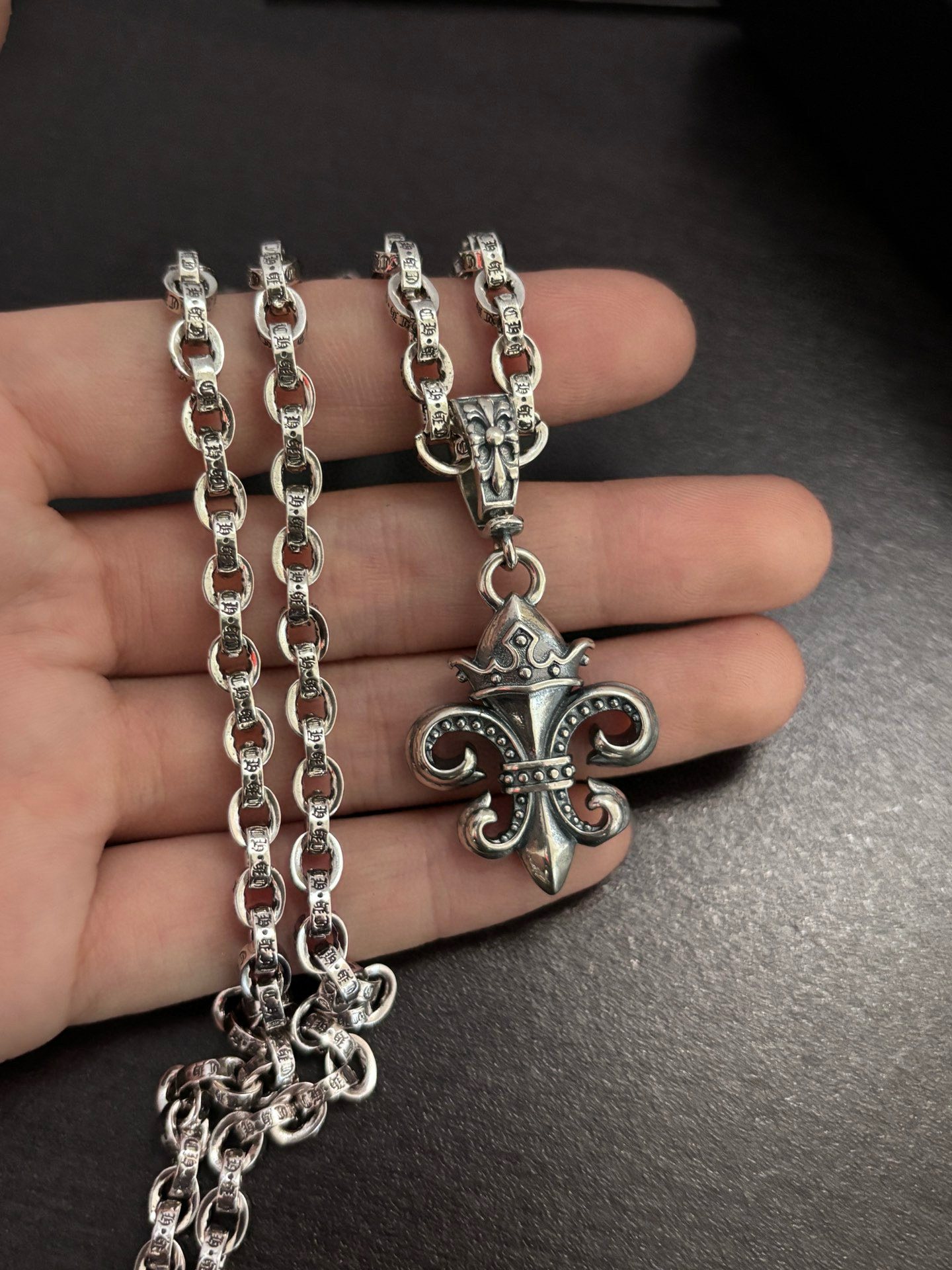 NO:642525,Chrome hearts with the same letter Scout flower necklace, fine jewelry, chrome hearts, necklace19860909克罗心同款字母童军花项链,饰品精品,chrome hearts,necklace,Jewelry