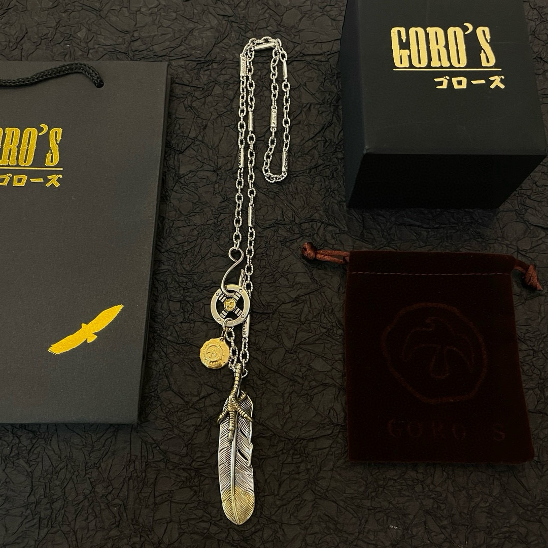 Goro's 新品上架Goro’s高桥吾郎 金饼羽毛吊坠 高桥 项链 认准独家拍摄 主攻高端市场 绝对区别普通版本 图片产品细节与ZP一致 制作工艺 精工品质 纯手工打造 ～ 开模 潮流 男女均可佩戴 同款 摇滚朋克泰银风格 潮流百搭