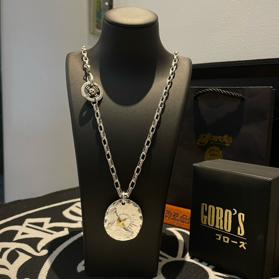 NO:643267,Batch [new products on the shelves] Goro’s Goro Takahashi Silver Cake Eagle Cross Pendant, Goro Takahashi Letter Necklace, top version, exclusive photo shoot, focusing on the high-end market, Kuaishou/ins/Xiaohongshu popular model, absolutely different from the ordinary version!  The product details in the pictures are consistent with ZP!  Original production process, exquisite quality, purely handmade ~ Authentic mold opening, trendy and fashionable must-have, can be worn by both men and women, the same style for couples, rock punk Thai silver style, retro elements, trendy and versatile, the same style as the official website, boutique jewelry, necklace19860909批【新品上架】Goro’s高桥吾郎银饼老鹰十字架吊坠,高桥吾郎字母项链,顶级版本,认准独家拍摄,主攻高端市场 ,快手/ins/小红书热门款,绝对区别普通版本！图片产品细节与ZP一致！原版制作工艺 精工品质 纯手工打造 ～正品开模潮流时尚必备 男女均可佩戴 情侣款同款 摇滚朋克泰银风格 复古元素 潮流百搭 官网同款,饰品精品,necklace,Jewelry