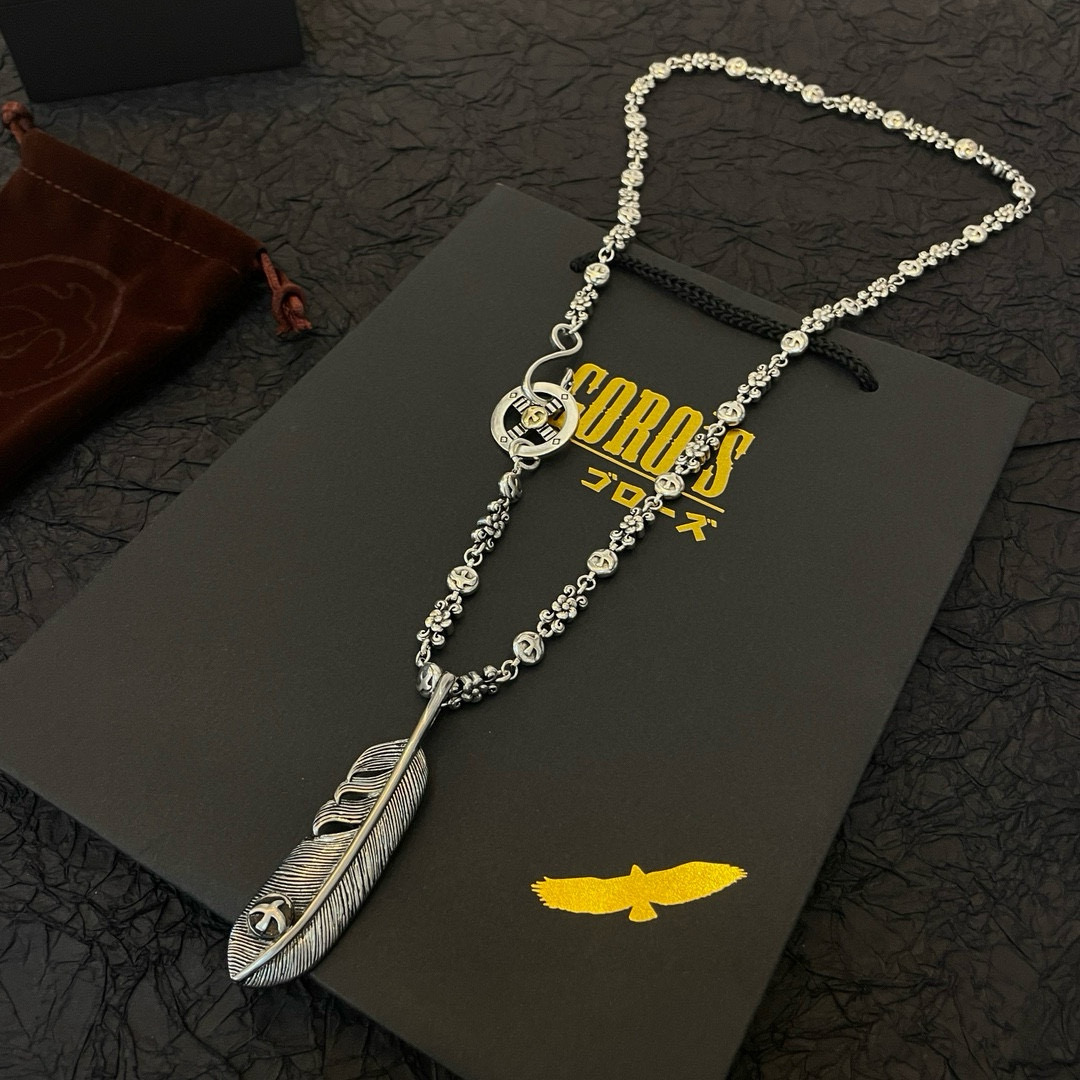 💰150     【新品上架】Goro&rsquo;s高桥吾郎复古羽毛吊坠 高桥经典飞鸟项链  顶级版本 认准独家拍摄 主攻高端市场 绝对区别普通版本！图片产品细节与ZP一致！原版制作工艺 精工品质 纯手工打造 ～正品开模💝潮流时尚必备 男女均可佩戴 情侣款同款 摇滚朋克泰银风格 复古元素 潮流百搭 官网同款❤️