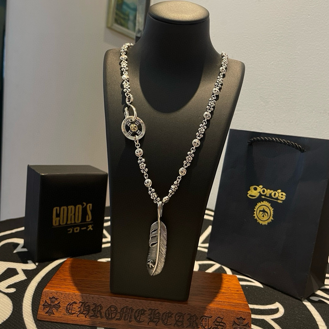 💰150     【新品上架】Goro&rsquo;s高桥吾郎复古羽毛吊坠 高桥经典飞鸟项链  顶级版本 认准独家拍摄 主攻高端市场 绝对区别普通版本！图片产品细节与ZP一致！原版制作工艺 精工品质 纯手工打造 ～正品开模💝潮流时尚必备 男女均可佩戴 情侣款同款 摇滚朋克泰银风格 复古元素 潮流百搭 官网同款❤️