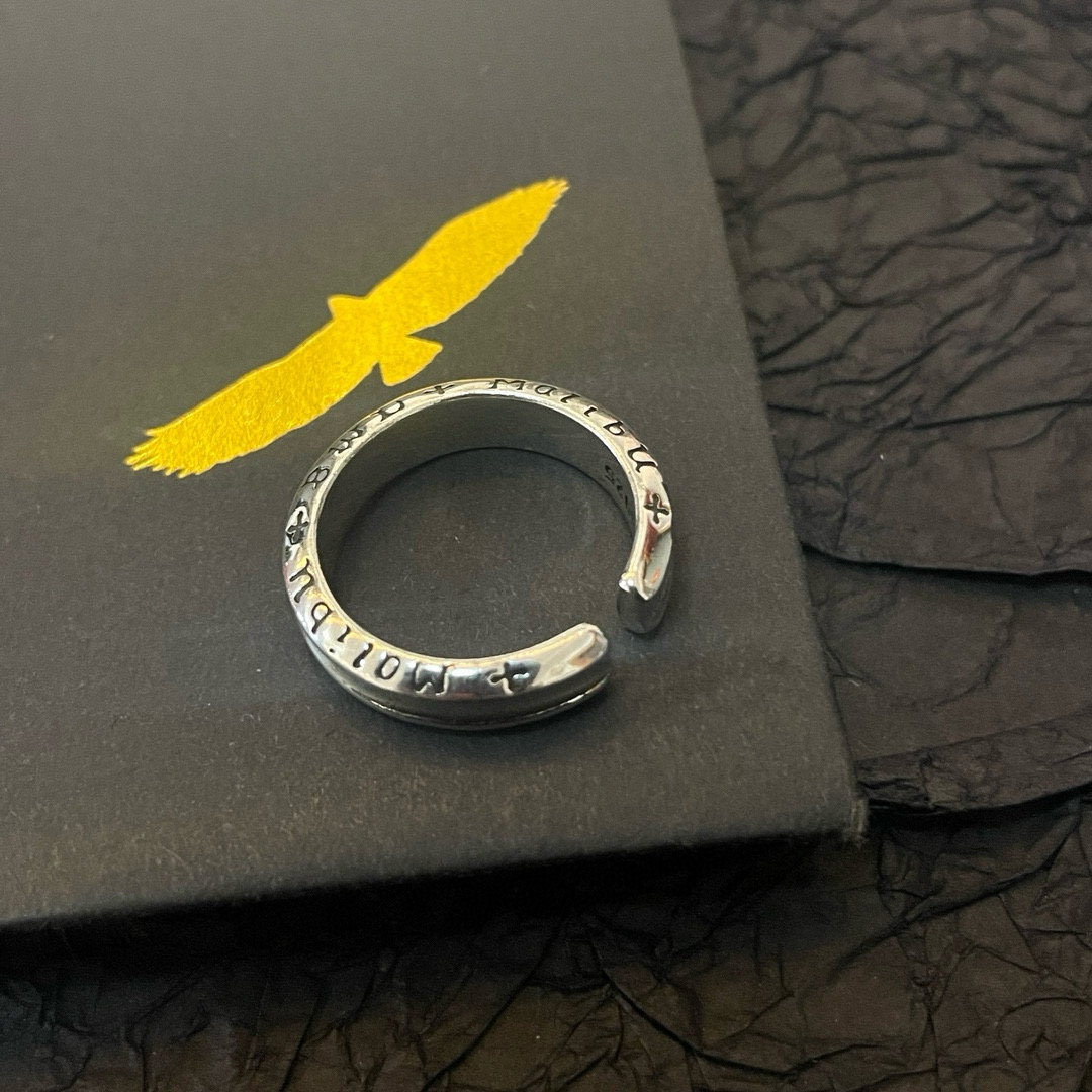 批💰85  【新品上架】Goro&rsquo;s高桥吾郎开口戒指，顶级版本 认准独家拍摄 主攻高端市场 绝对区别普通版本！图片产品细节与ZP一致！原版制作工艺 精工品质 纯手工打造 ～正品开模💝潮流时尚必备 男女均可佩戴 情侣款同款 摇滚朋克泰银风格 复古元素 潮流百搭 官网同款❤️