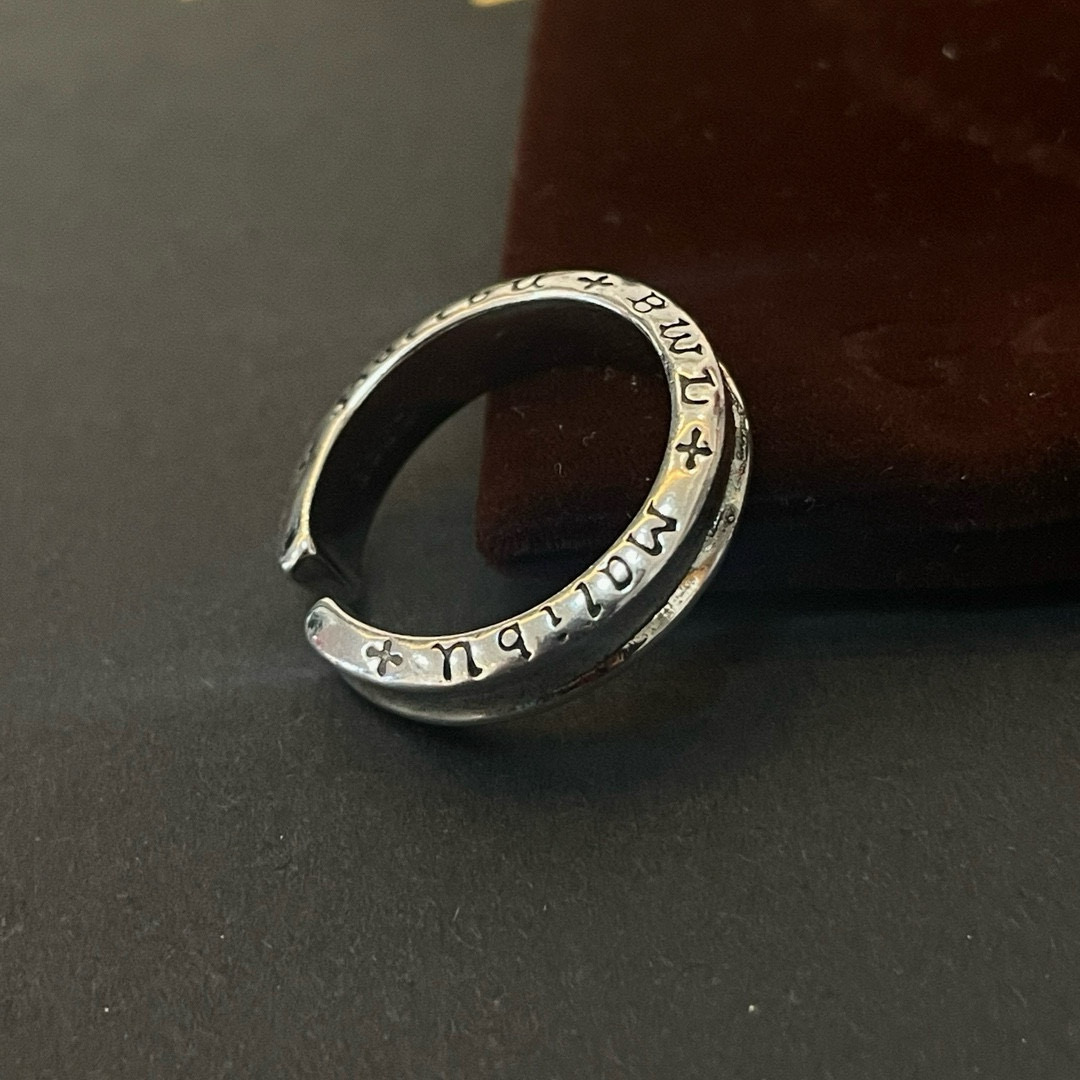 批💰85  【新品上架】Goro&rsquo;s高桥吾郎开口戒指，顶级版本 认准独家拍摄 主攻高端市场 绝对区别普通版本！图片产品细节与ZP一致！原版制作工艺 精工品质 纯手工打造 ～正品开模💝潮流时尚必备 男女均可佩戴 情侣款同款 摇滚朋克泰银风格 复古元素 潮流百搭 官网同款❤️