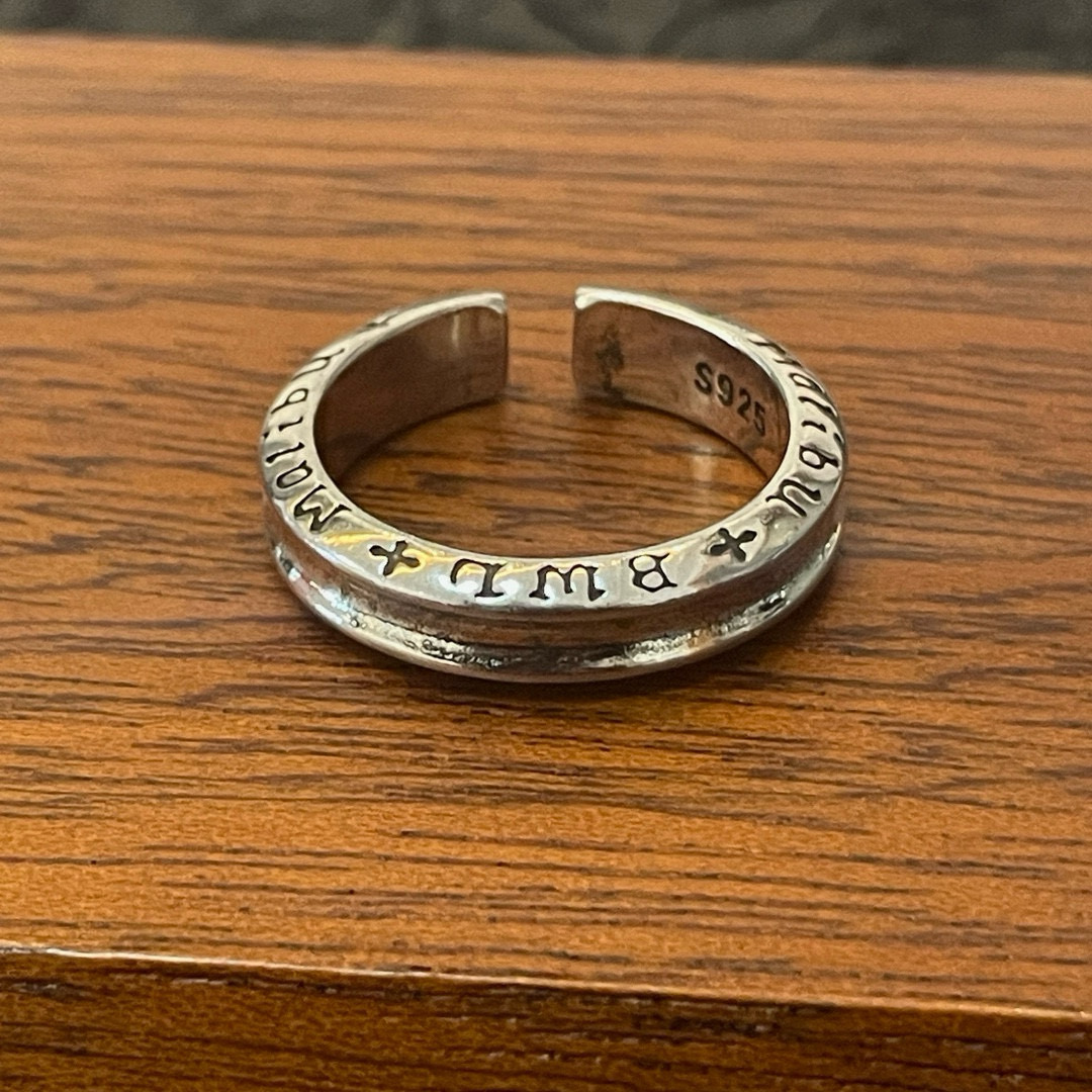 批💰85  【新品上架】Goro&rsquo;s高桥吾郎开口戒指，顶级版本 认准独家拍摄 主攻高端市场 绝对区别普通版本！图片产品细节与ZP一致！原版制作工艺 精工品质 纯手工打造 ～正品开模💝潮流时尚必备 男女均可佩戴 情侣款同款 摇滚朋克泰银风格 复古元素 潮流百搭 官网同款❤️