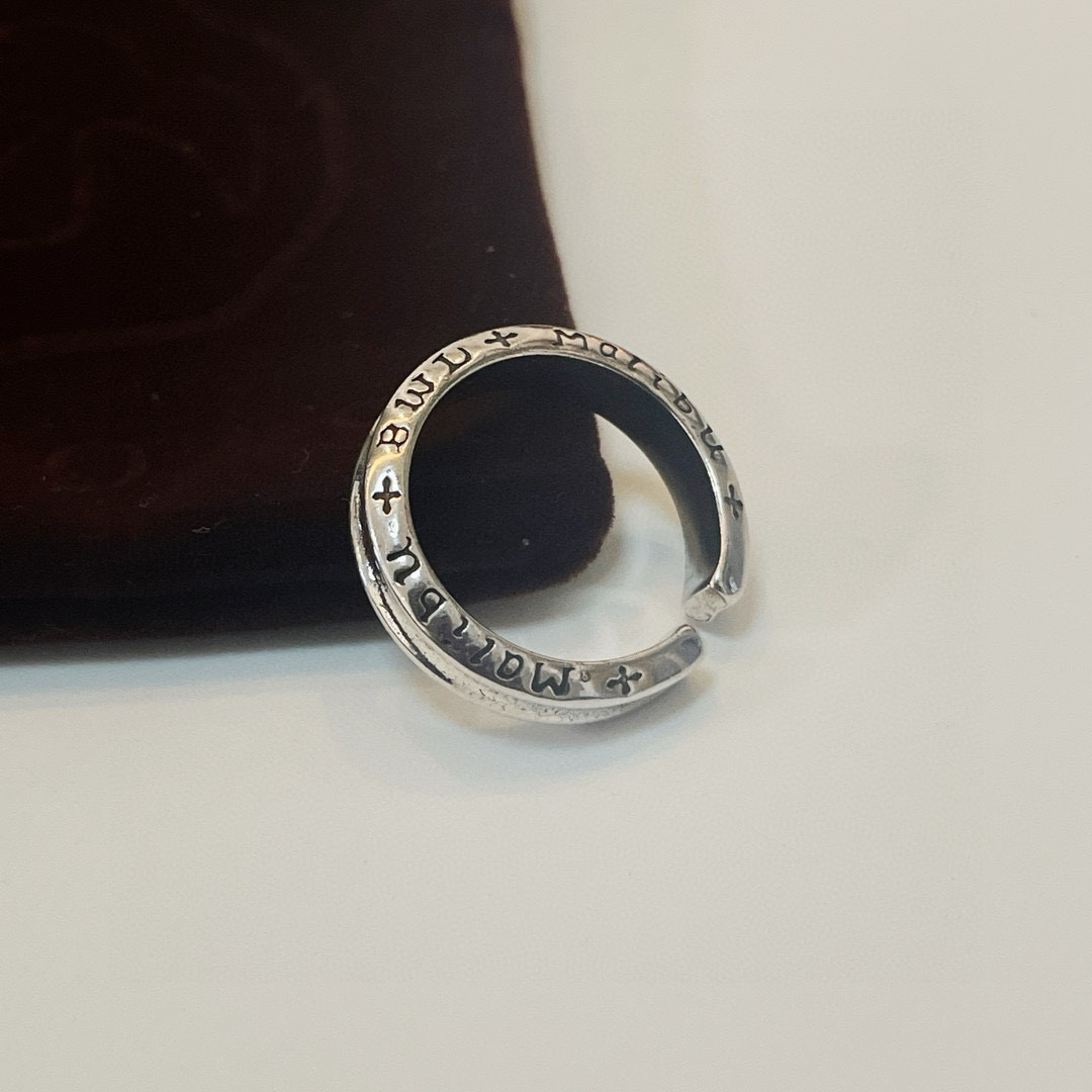 批💰85  【新品上架】Goro&rsquo;s高桥吾郎开口戒指，顶级版本 认准独家拍摄 主攻高端市场 绝对区别普通版本！图片产品细节与ZP一致！原版制作工艺 精工品质 纯手工打造 ～正品开模💝潮流时尚必备 男女均可佩戴 情侣款同款 摇滚朋克泰银风格 复古元素 潮流百搭 官网同款❤️