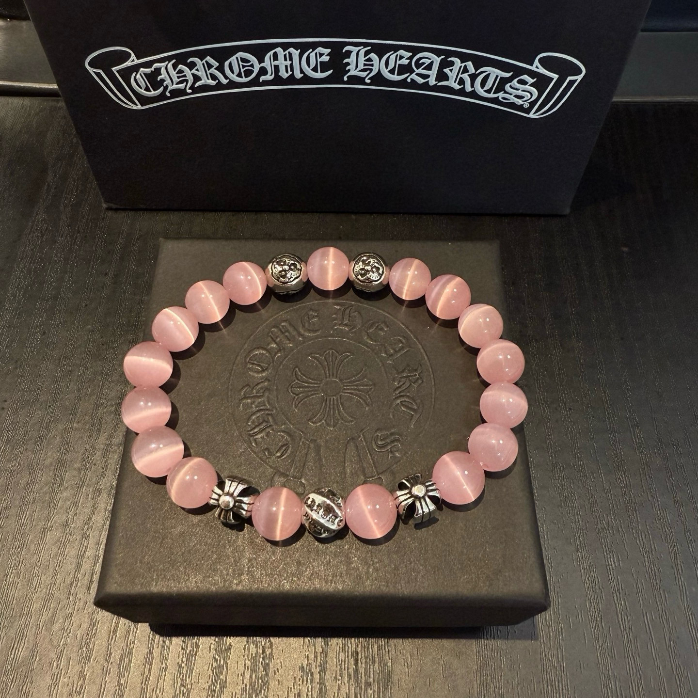 NO:664650,New [counter quality] Chrome Hearts classic retro multi-element cat's eye stone bracelet, popular on Kuaishou/ins/Xiaohongshu, the different concave and convex shapes are different in pattern design style. The cross scout flower is the symbol of Chrome Hearts, so it is more durable. Genuine pattern-printing Chrome Hearts distinguishes the ordinary light version in the market. Match the standard quality. Look at the printing details. The degree of retro gray oxidation. Seiko version!  , jewelry boutique, chrome hearts, chrome hearts, bracelet19860909新款【专柜品质】Chrome Hearts克罗心 经典复古多元素猫眼石手串手链 ,快手/ins/小红书热门,凹凸造型不同的花纹设计风格呈现出与众不同 十字架童军花是克罗心的标志 所以更经久不衰 正品打版Chrome Hearts克罗心 区别市场普通轻版 对版对标品质 看字印细节 复古做旧灰氧程度.精工版本！,饰品精品,chrome hearts,chrome hearts,bracelet,Jewelry