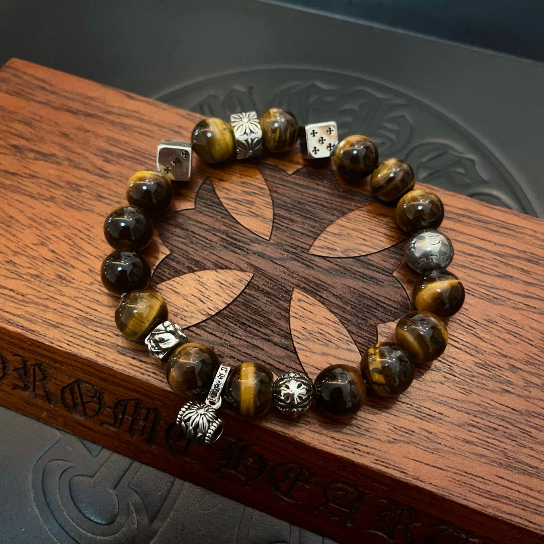 NO:664617,New [counter quality] Chrome Hearts classic retro multi-element tiger eye stone bracelet, popular on Kuaishou/ins/Xiaohongshu, the different concave and convex shapes are different in pattern design style. The cross scout flower is the symbol of Chrome Hearts, so it is more durable. Genuine pattern-printing Chrome Hearts distinguishes the ordinary light version in the market. Match the standard quality. Look at the printing details. The degree of retro gray oxidation. Seiko version!  , jewelry boutique, chrome hearts, chrome hearts, bracelet19860909新款【专柜品质】Chrome Hearts克罗心经典复古多元素虎眼石手串手链 ,快手/ins/小红书热门,凹凸造型不同的花纹设计风格呈现出与众不同 十字架童军花是克罗心的标志 所以更经久不衰 正品打版Chrome Hearts克罗心 区别市场普通轻版 对版对标品质 看字印细节 复古做旧灰氧程度.精工版本！,饰品精品,chrome hearts,chrome hearts,bracelet,Jewelry