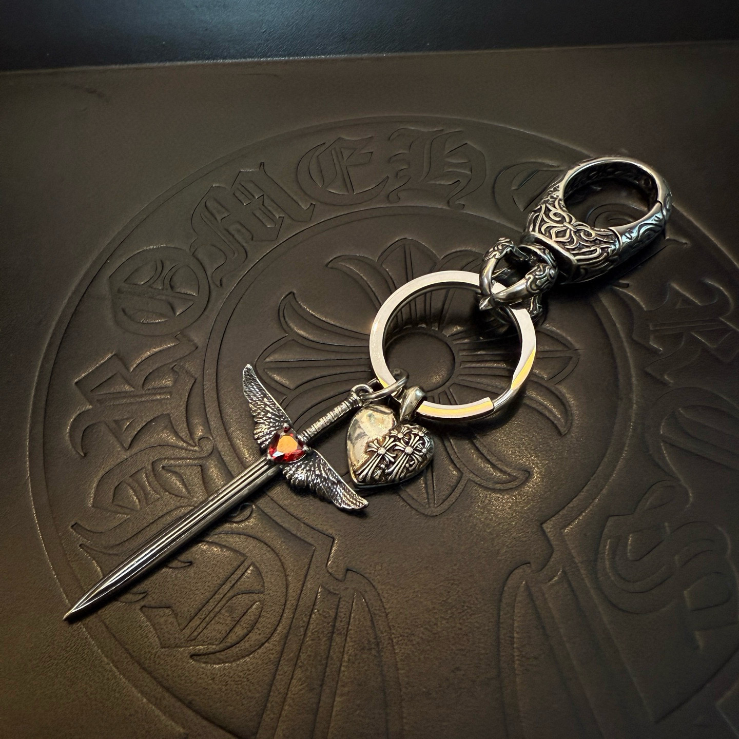 NO:665421,Chrome Hearts Chrome Hearts Cross Love Keychain Large Lobster Clasp Engraving Process Seiko Quality Purely Handmade ~ Genuine Open Mold Trendy Fashion Must-Have Can Be Weared by Men and Women Same Style for Couples Rock Punk Thai Silver Style Retro Elements Trendy and Versatile Same Style as Official Website, Boutique Jewelry, Chrome Hearts, Chrome Hearts, Keychain19860909Chrome Hearts  克罗心十字架爱心钥匙扣大龙虾扣 雕刻工艺 精工品质 纯手工打造 ～正品开模潮流时尚必备 男女均可佩戴 情侣款同款 摇滚朋克泰银风格 复古元素 潮流百搭 官网同款,饰品精品,chrome hearts,chrome hearts,keychain,Jewelry