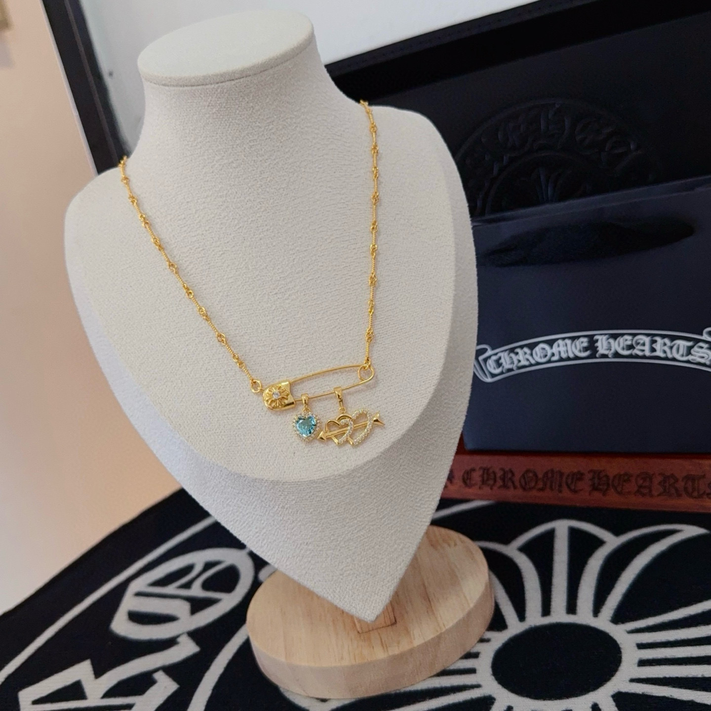 Chrome Hearts 新款【 品质】Chrome Hearts克罗心麻获别针蓝钻钥匙项链