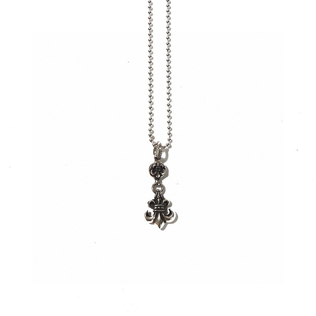 NO:678646,Chrome Hearts Scout Flower Necklace. Unique style design. Classic elements. A popular item. A must-have item for fashionistas. Consistently authentic material. Detailed matching. Can be exchanged for other sizes. Boutique jewelry, chrome hearts, necklace.19860909克罗心童军花项链 独特的风格设计 经典元素常卖款 潮人必备单品 一致正品材质 细节对版 可换其他尺寸,饰品精品,chrome hearts,necklace,Jewelry