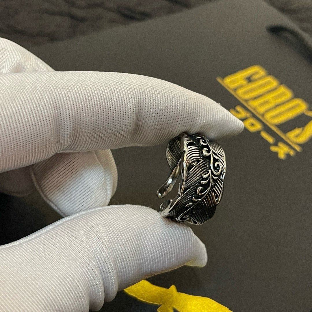 NO:688195,[New product on the shelves] Goro’s Goro Takahashi Feather Open Ring, the top version, look for the exclusive shooting, focus on the high-end market, absolutely different from the ordinary version!  The product details in the pictures are consistent with ZP!  Original production process, exquisite quality, purely handmade ~ Genuine open mold, fashionable must-have, can be worn by both men and women, same style for couples, rock punk Thai silver style, retro elements, trendy and versatile, same style as the official website, fine jewelry, ring19860909【新品上架】Goro’s高桥吾郎羽毛开口戒指,顶级版本 认准独家拍摄 主攻高端市场 绝对区别普通版本！图片产品细节与ZP一致！原版制作工艺 精工品质 纯手工打造 ～正品开模潮流时尚必备 男女均可佩戴 情侣款同款 摇滚朋克泰银风格 复古元素 潮流百搭 官网同款,饰品精品,ring,Jewelry