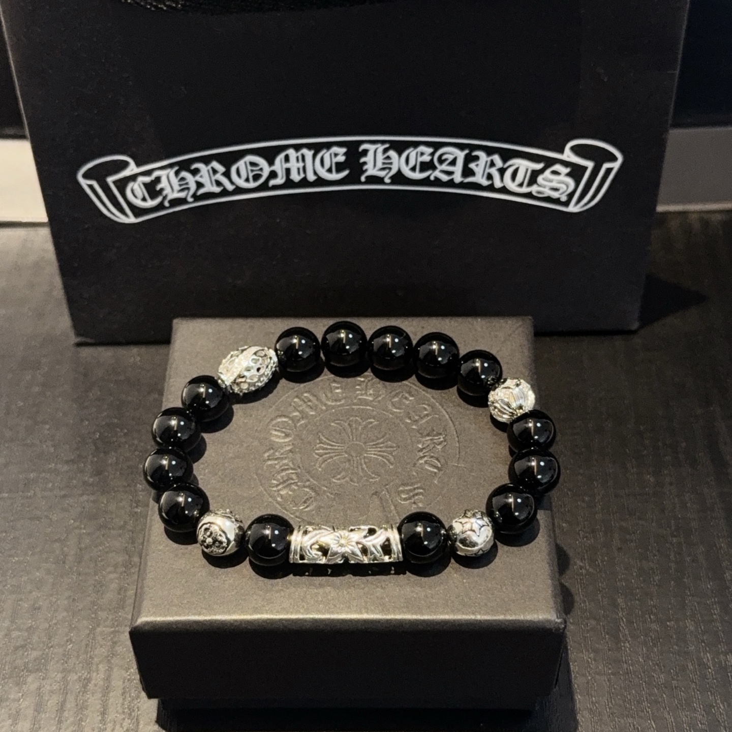 NO:688198,New [counter quality] Chrome Hearts Classic retro multi-element bracelet, different concave and convex shapes, different pattern design styles, the cross scout flower is the symbol of Chrome Hearts, so it is more durable, genuine pattern-printed Chrome Hearts, different from ordinary light version in the market, version and benchmark quality, look at the details of the printing, the degree of retro gray oxidation. Seiko version!  , jewelry boutique, chrome hearts, chrome hearts, bracelet19860909新款【专柜品质】Chrome Hearts克罗心 经典复古多元素手链手串,凹凸造型不同的花纹设计风格呈现出与众不同 ,十字架童军花是克罗心的标志 ,所以更经久不衰 ,正品打版Chrome Hearts克罗心 ,区别市场普通轻版 ,对版对标品质 ,看字印细节 ,复古做旧灰氧程度.精工版本！,饰品精品,chrome hearts,chrome hearts,bracelet,Jewelry