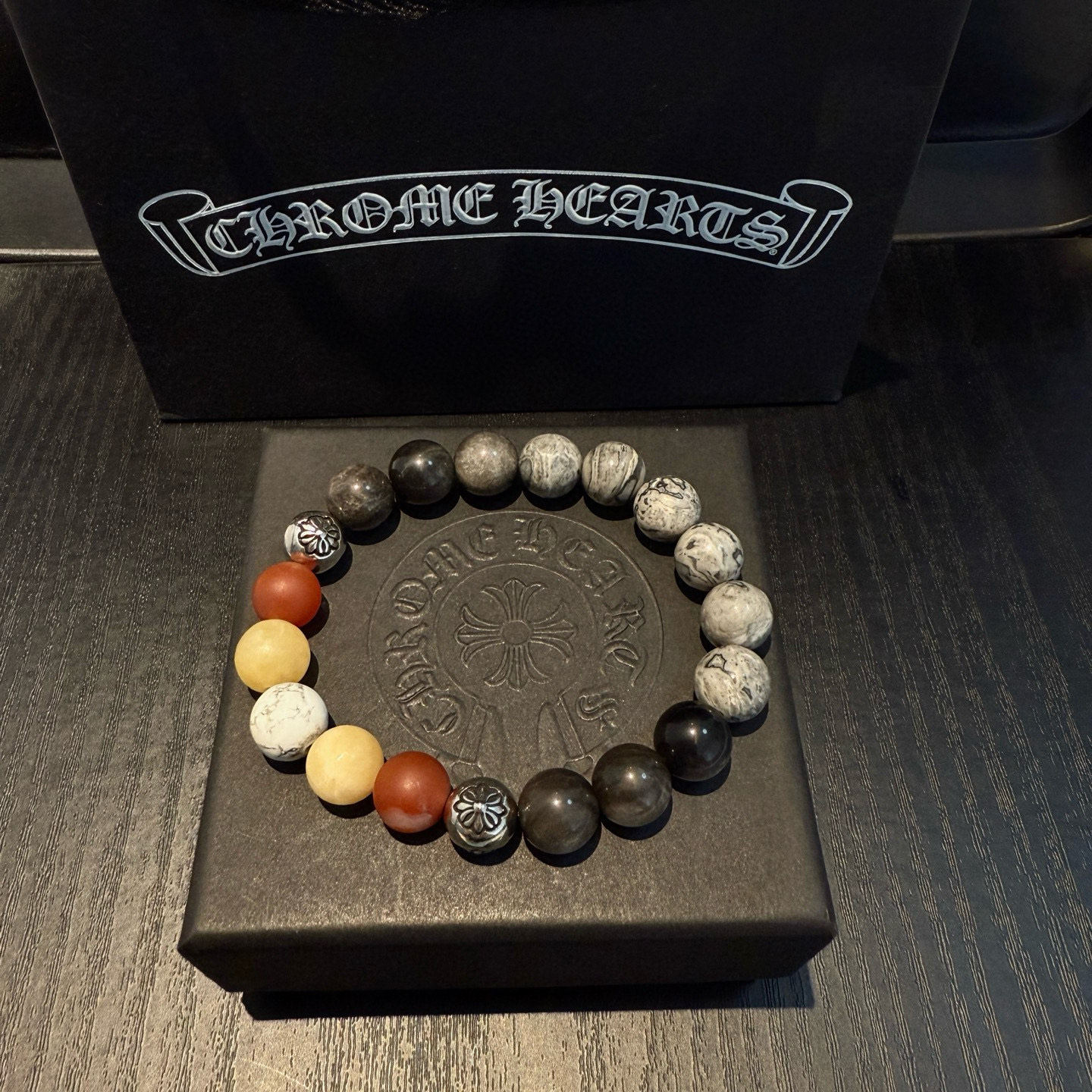 NO:688196,New [counter quality] Chrome Hearts retro multi-element color-blocking bracelet, different concave and convex shapes and different pattern design styles are unique. The cross scout flower is the symbol of Chrome Hearts, so it is more durable. The genuine patterned Chrome Hearts necklace is different from the ordinary light version in the market. Match the version and benchmark quality. Look at the printing details. The degree of retro gray oxidation. Seiko version!  , jewelry boutique, chrome hearts, chrome hearts, necklace, bracelet19860909新款【专柜品质】Chrome Hearts克罗心复古多元素拼色手链手串,凹凸造型不同的花纹设计风格呈现出与众不同 十字架童军花是克罗心的标志 所以更经久不衰 正品打版Chrome Hearts克罗心项链区别市场普通轻版 对版对标品质 看字印细节 复古做旧灰氧程度.精工版本！,饰品精品,chrome hearts,chrome hearts,necklace,bracelet,Jewelry