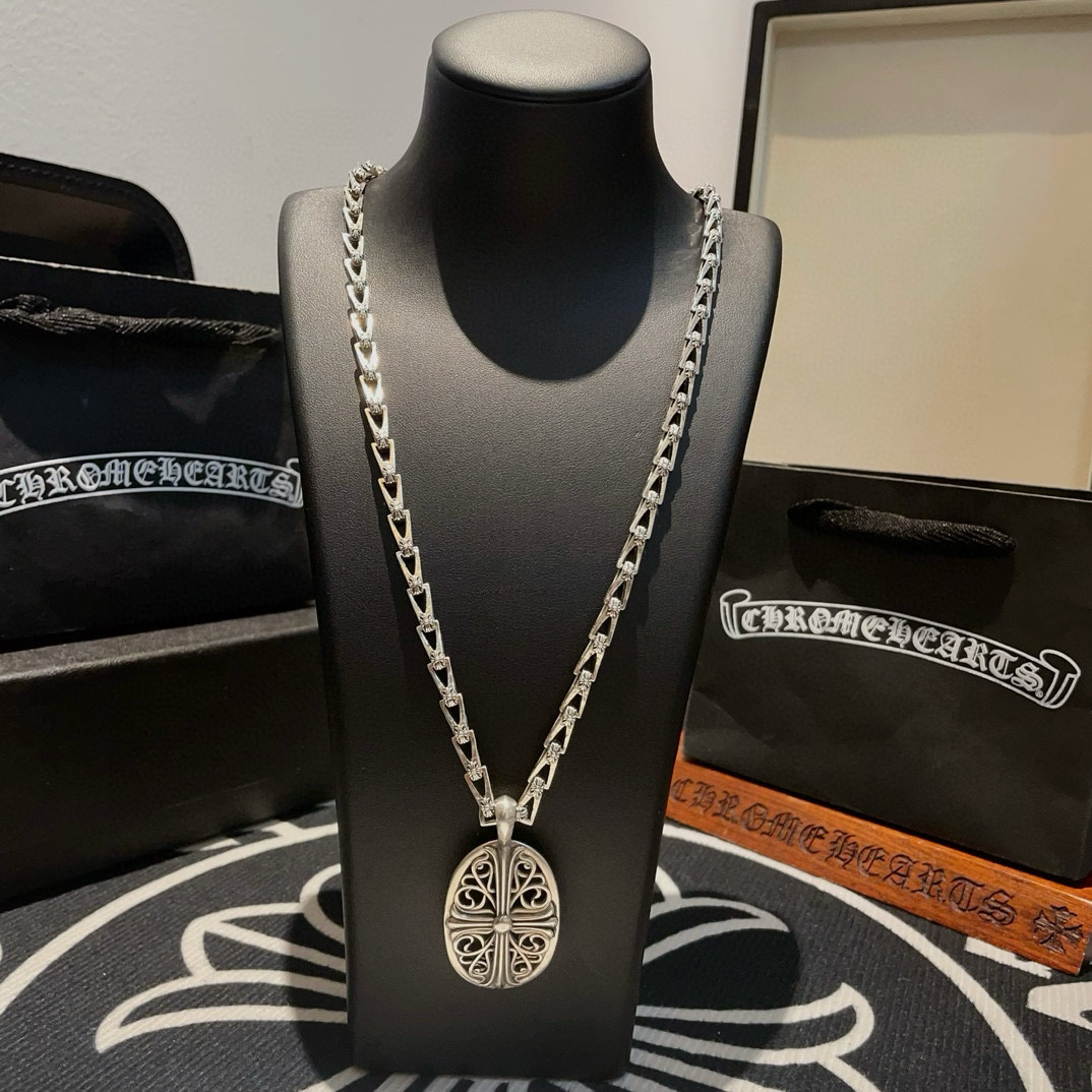 Christian Louboutin Haute Couture Haute Couture Fine Jewelry Necklace 3