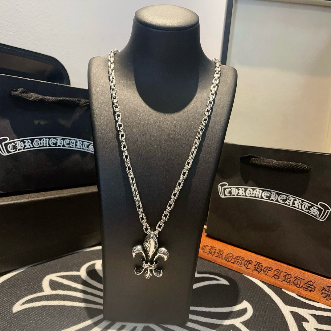 Alexander McQueen Haute Couture Haute Couture Fine Jewelry Necklace 3