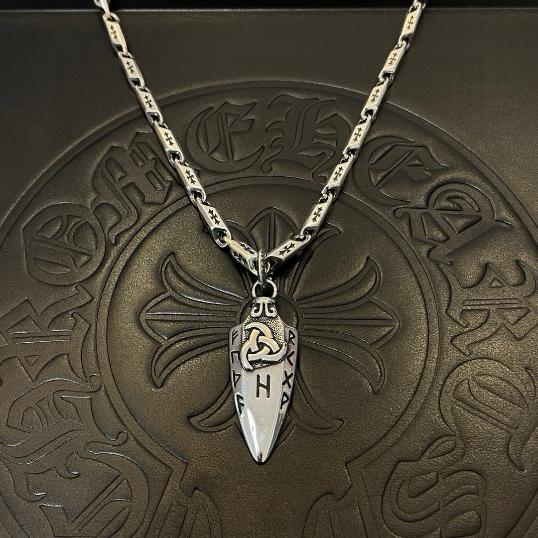 NO:705060,New [Counter Quality] Chrome Hearts Classic Retro Diamond Cross Necklace Shield Pendant Concave and Concave Shape Different Pattern Design Styles Show Different Crosses and Scout Flowers are Chrome Hearts’ Emblem, So They Are More Enduring Genuine Patterned Chrome Hearts Differentiate from Ordinary Light Versions in the Market Versatile Standard Quality Look at the Printing Details Retro Aging Gray Oxygen Level. Seiko Version!  !  !  Purely handmade ~ Authentic open mold fashion essentials. Can be worn by both men and women. Same style for couples. Official website original. Rock punk Thai silver style. Retro elements. Trendy and versatile!  , jewelry boutique, chrome hearts, chrome hearts, necklace19860909新款【专柜品质】Chrome Hearts克罗心 经典复古菱形十字架项链 盾牌吊坠 凹凸造型不同的花纹设计风格 呈现出与众不同 十字架 童军花是克罗心的志 所以更经久不衰 正品打版Chrome Hearts克罗心 区别市场普通轻版 对版对标品质 看字印细节 复古做旧灰氧程度.精工版本！！！ 纯手工打造 ～正品开模潮流时尚必备 男女均可佩戴 情侣同款 官网原版 摇滚朋克泰银风格 复古元素 潮流百搭！,饰品精品,chrome hearts,chrome hearts,necklace,Jewelry