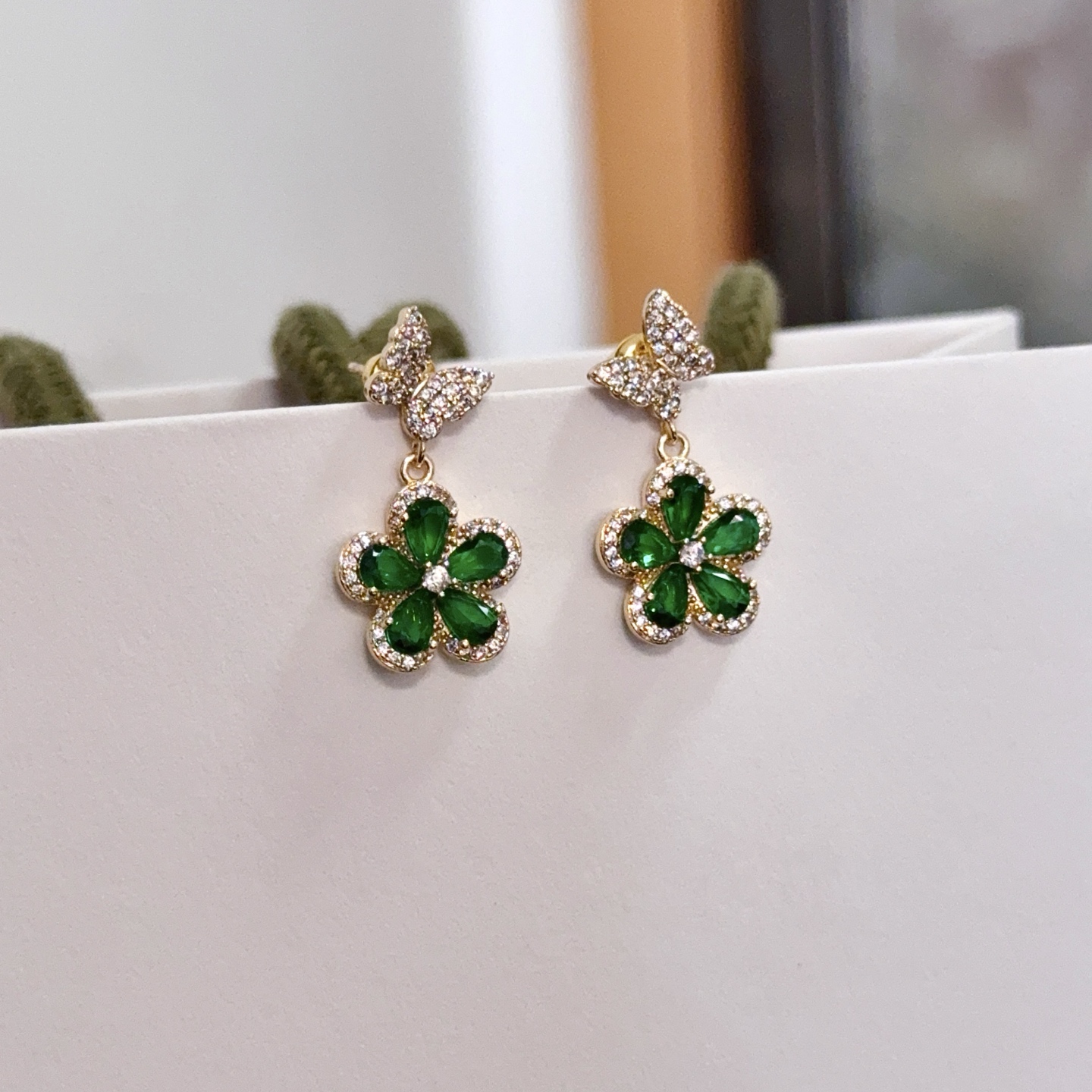 Van Cleef & Arpels Haute Couture Haute Joaillerie Fine Jewelry Earrings 2