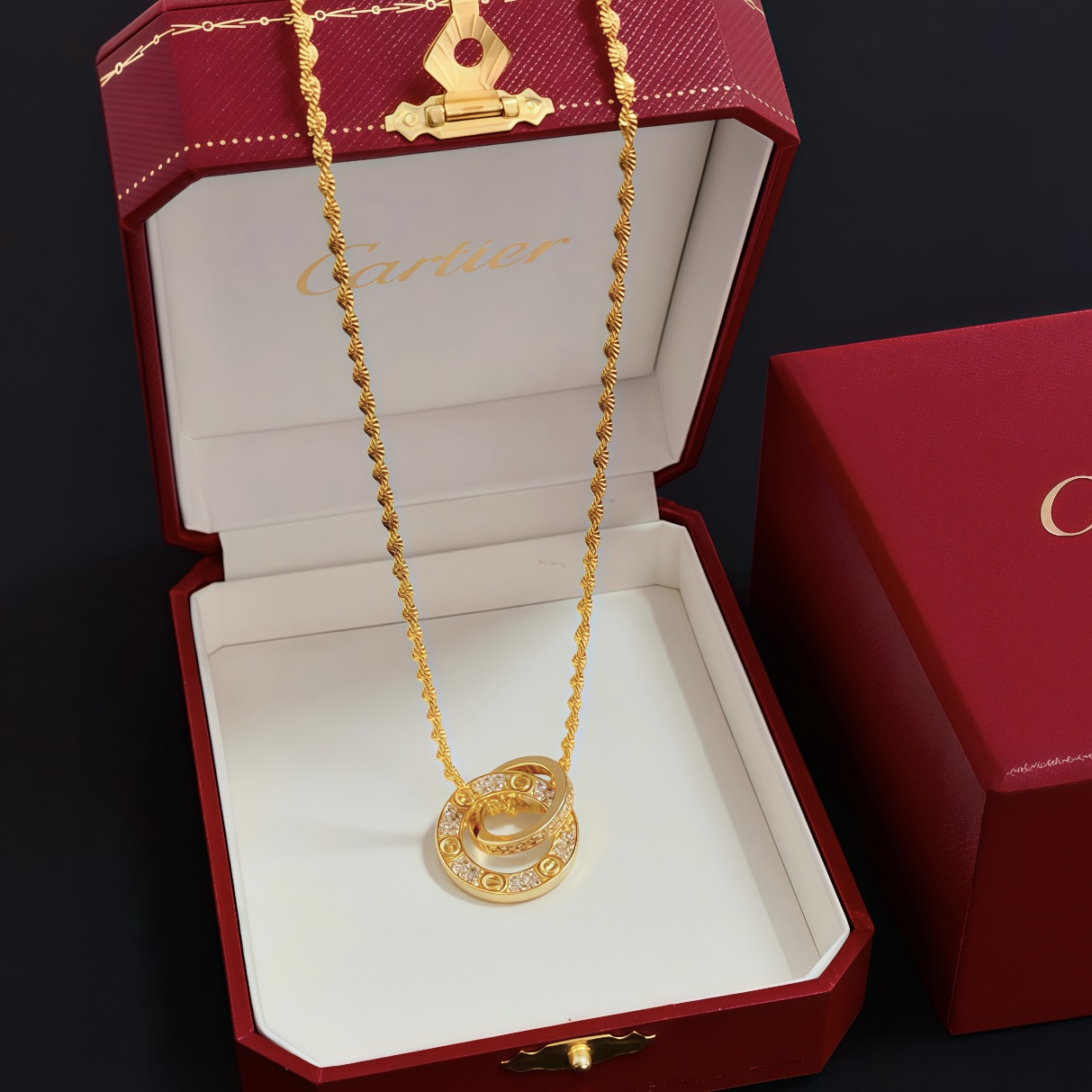 NO:763060,Cartier necklace, high-end customized version, inlaid with diamond craftsmanship, V gold material, classic and fashionable style, reconstructing the aesthetics of love with sharp lines!  Breaking the rules, the diamond-encrusted design actually achieves the ceiling of high-end sense - no need for flashy accumulation, love should be as pure as ever. Cartier is loved by many celebrities and Internet celebrities. The Leopard series bracelet is absolutely an eternal classic, and it is not limited to men and women, and there is no age limit!  Wear it and you will be the center of attention!  , jewelry boutique,cartier,necklace,bracelet19860909卡地亚项链 高端定制版本 镶嵌钻工艺 V金材质 经典而时尚风格 用凌厉线条重构爱情美学！打破常规,镶嵌钻设计反而成就高级感天花板——无需浮华堆砌,爱本应纯粹如初 卡地亚受众多明星网红的爱戴 豹子系列手镯 绝对是永恒经典 而且男女不限 年龄不限 ！戴上它你就是焦点！,饰品精品,cartier,necklace,bracelet,Jewelry