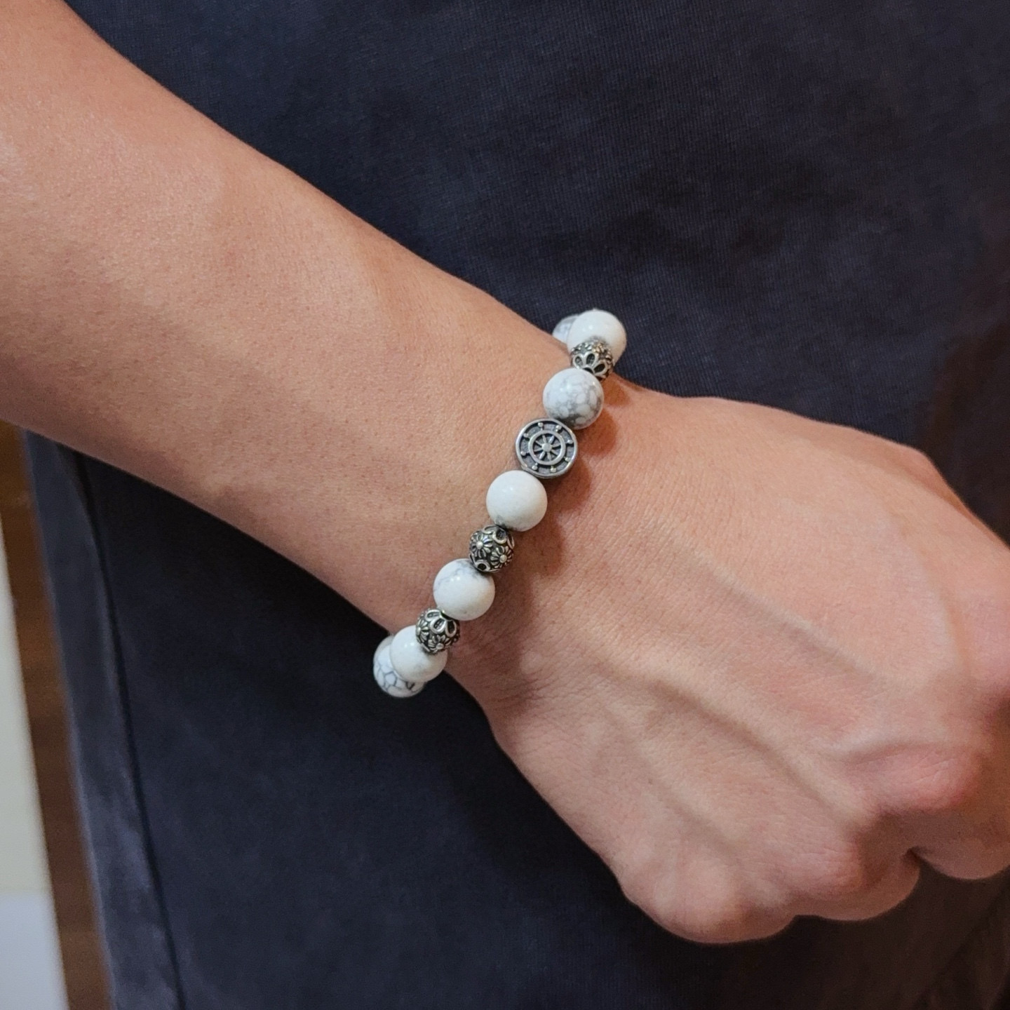 NO:724770,The new [counter quality] Chrome Hearts Chrome Hearts bracelet, with different concave and convex shapes, has different pattern design styles, showing a distinctive cross. The Scout flower is the symbol of Chrome Hearts, so it is more durable. Genuine pattern-printed Chrome Hearts distinguishes the ordinary light version in the market. Check the quality of the version. Look at the printing details, the degree of retro gray oxidation. Seiko version!  !  !  Purely handmade ~ Authentic open mold fashion essentials. Can be worn by both men and women. Same style for couples. Official website original. Rock punk Thai silver style. Retro elements. Trendy and versatile!  , jewelry boutique, chrome hearts, chrome hearts, bracelet19860909新款【专柜品质】Chrome Hearts克罗心手链手串,凹凸造型不同的花纹设计风格 呈现出与众不同 十字架 童军花是克罗心的志 所以更经久不衰 正品打版Chrome Hearts克罗心 区别市场普通轻版 对版对标品质 看字印细节 复古做旧灰氧程度.精工版本！！！ 纯手工打造 ～正品开模潮流时尚必备 男女均可佩戴 情侣同款 官网原版 摇滚朋克泰银风格 复古元素 潮流百搭！,饰品精品,chrome hearts,chrome hearts,bracelet,Jewelry