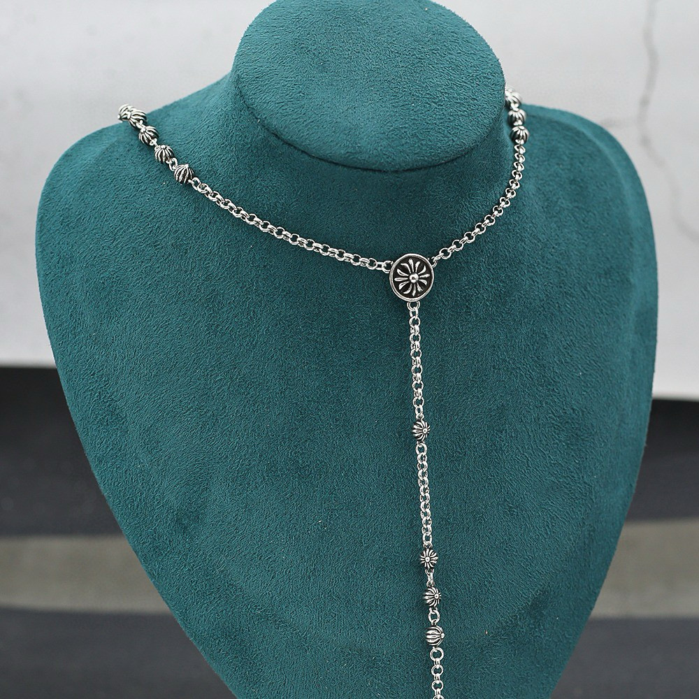 NO:724574,New [counter quality] Chrome Hearts Classic retro multi-element letter necklace Oval cross pendant Concave and convex shapes with different pattern design styles show a distinctive cross Scout flower is the symbol of Chrome Hearts, so it is more durable Genuine pattern-printing Chrome Hearts Differentiates from ordinary light versions in the market Matching version and standard quality Look at the details of the printing, the degree of retro ash oxidation. Seiko version!  !  !  Purely handmade ~ Authentic open mold fashion essentials. Can be worn by both men and women. Same style for couples. Official website original. Rock punk Thai silver style. Retro elements. Trendy and versatile!  , jewelry boutique, chrome hearts, chrome hearts, necklace19860909新款【专柜品质】Chrome Hearts克罗心 经典复古多元素字母项链 椭圆十字架吊坠 凹凸造型不同的花纹设计风格 呈现出与众不同 十字架 童军花是克罗心的志 所以更经久不衰 正品打版Chrome Hearts克罗心 区别市场普通轻版 对版对标品质 看字印细节 复古做旧灰氧程度.精工版本！！！ 纯手工打造 ～正品开模潮流时尚必备 男女均可佩戴 情侣同款 官网原版 摇滚朋克泰银风格 复古元素 潮流百搭！,饰品精品,chrome hearts,chrome hearts,necklace,Jewelry