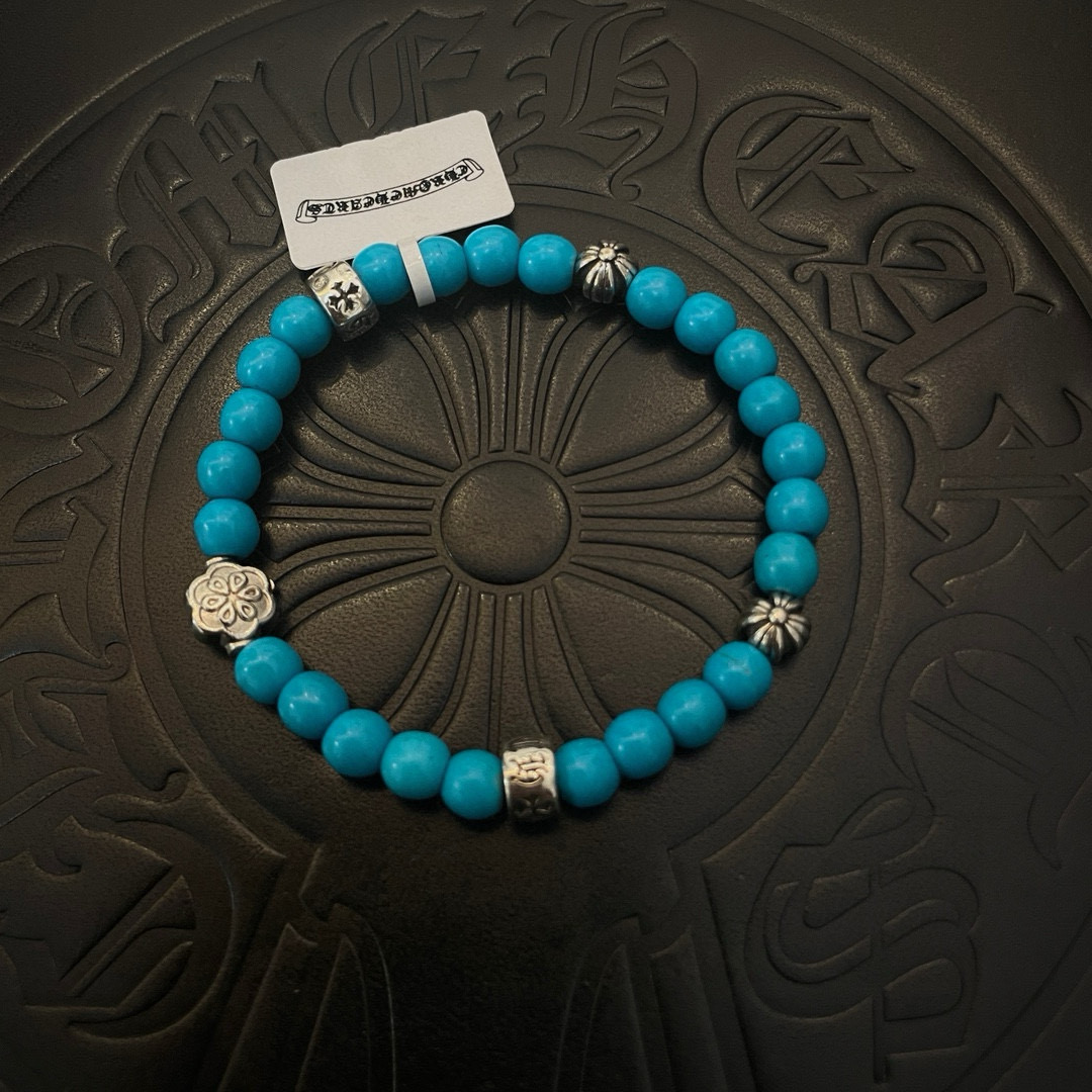 NO:724613,New [counter quality] Chrome Hearts classic retro multi-element blue turquoise bracelet, bracelet, concave and convex shapes with different pattern design styles, showing a distinctive cross. The Scout flower is the symbol of Chrome Hearts, so it is more durable. Genuine pattern-printed Chrome Hearts distinguishes the ordinary light version in the market. Match the version and benchmark quality. Look at the printing details. The degree of retro gray oxidation. Seiko version!  !  !  Purely handmade ~ Authentic open mold fashion essentials. Can be worn by both men and women. Same style for couples. Official website original. Rock punk Thai silver style. Retro elements. Trendy and versatile!  , jewelry boutique, chrome hearts, chrome hearts, bracelet19860909新款【专柜品质】Chrome Hearts克罗心 经典复古多元素蓝松石手链 手串,凹凸造型不同的花纹设计风格 呈现出与众不同 十字架 童军花是克罗心的志 所以更经久不衰 正品打版Chrome Hearts克罗心 区别市场普通轻版 对版对标品质 看字印细节 复古做旧灰氧程度.精工版本！！！ 纯手工打造 ～正品开模潮流时尚必备 男女均可佩戴 情侣同款 官网原版 摇滚朋克泰银风格 复古元素 潮流百搭！,饰品精品,chrome hearts,chrome hearts,bracelet,Jewelry