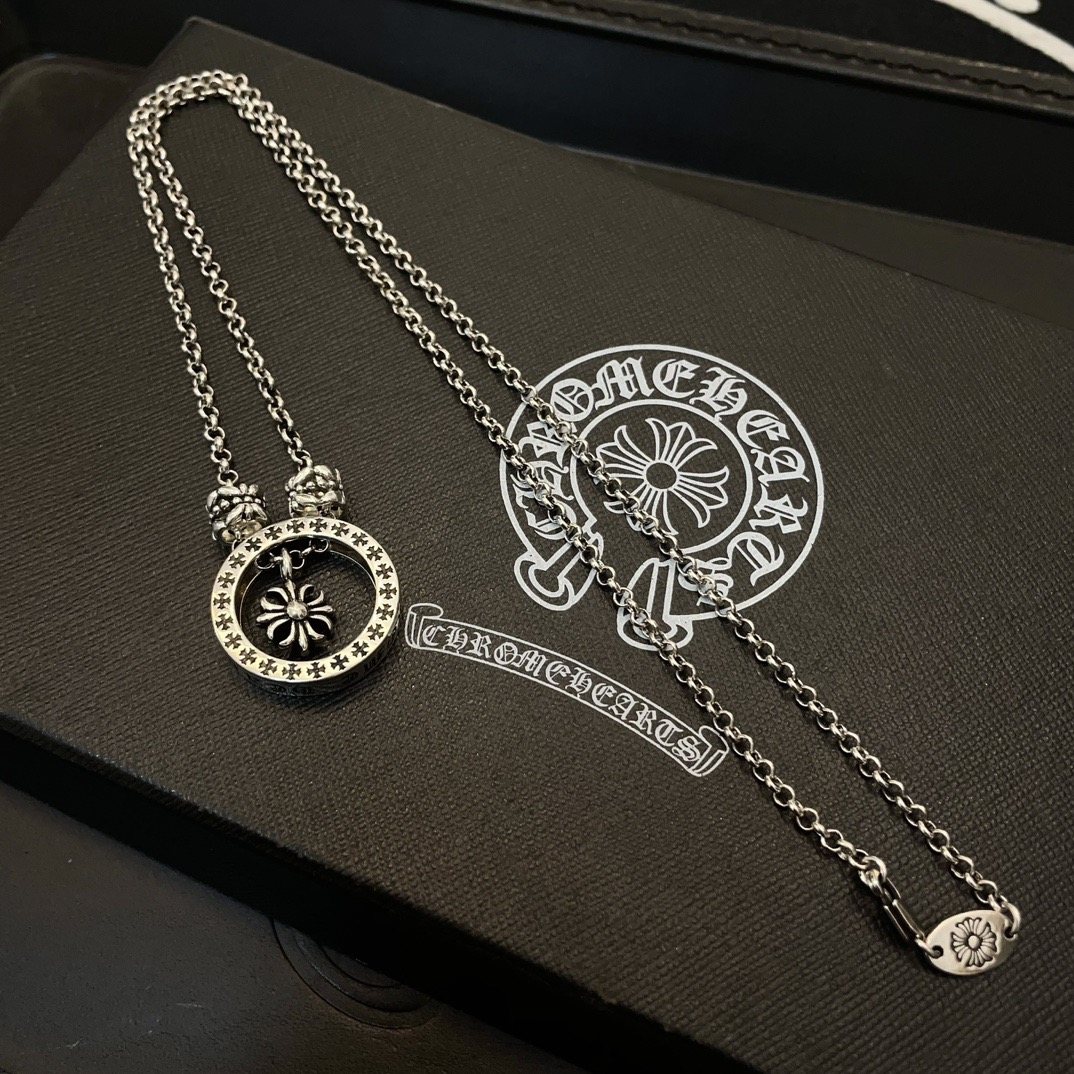 新款【专柜品质】Chrome Hearts克罗心经典复古十字架圆环项链，凹凸造型不同的花纹设计风格 呈现