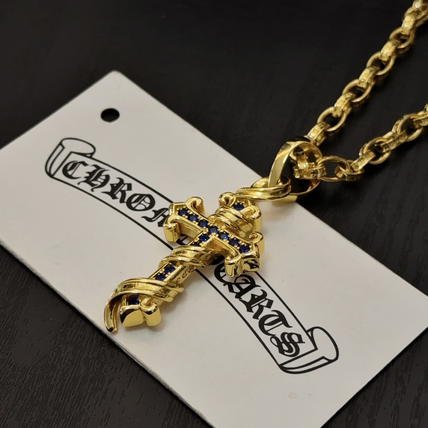 Chrome Hearts 新款【 品质】Chrome Hearts克罗心 黄金色字母项链 蓝钻十字架吊坠