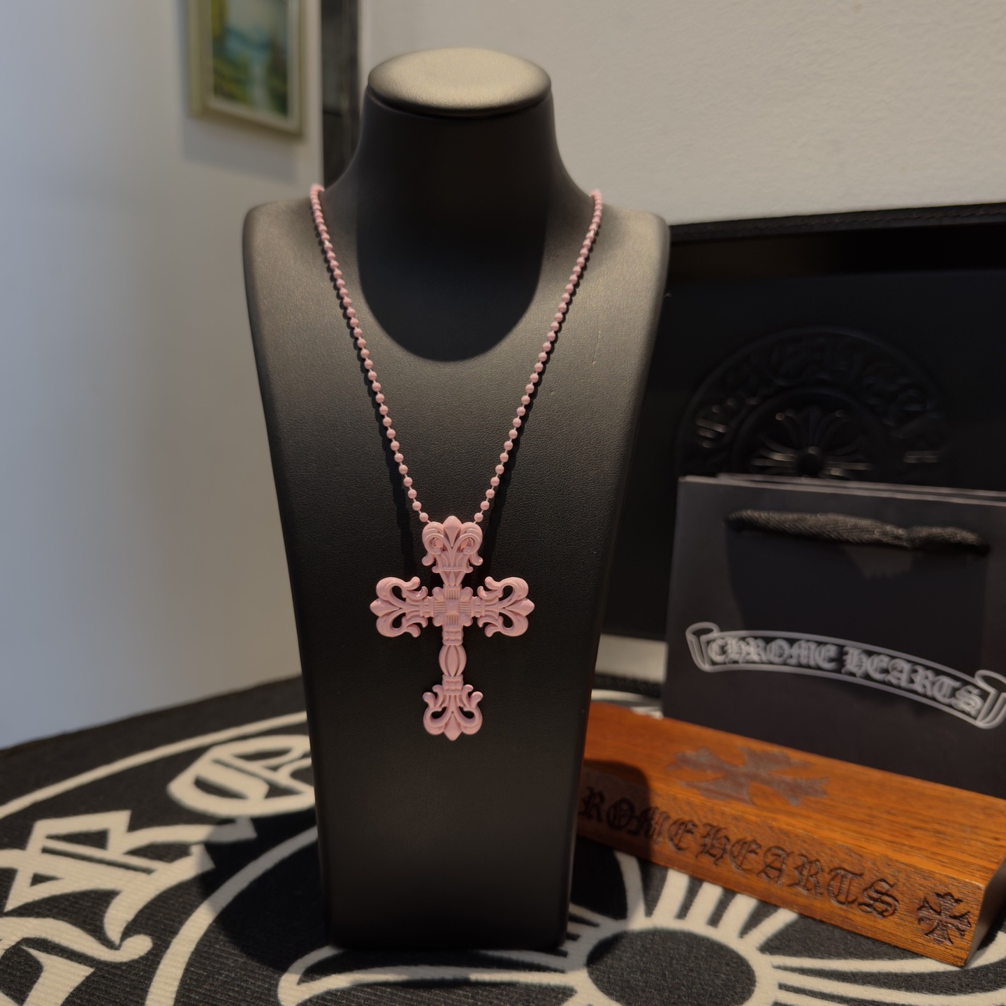 新款Chrome Hearts 克罗心火焰十字架树脂项链，精致专柜工艺，品质保证，颜色非常俏皮，男女同款
