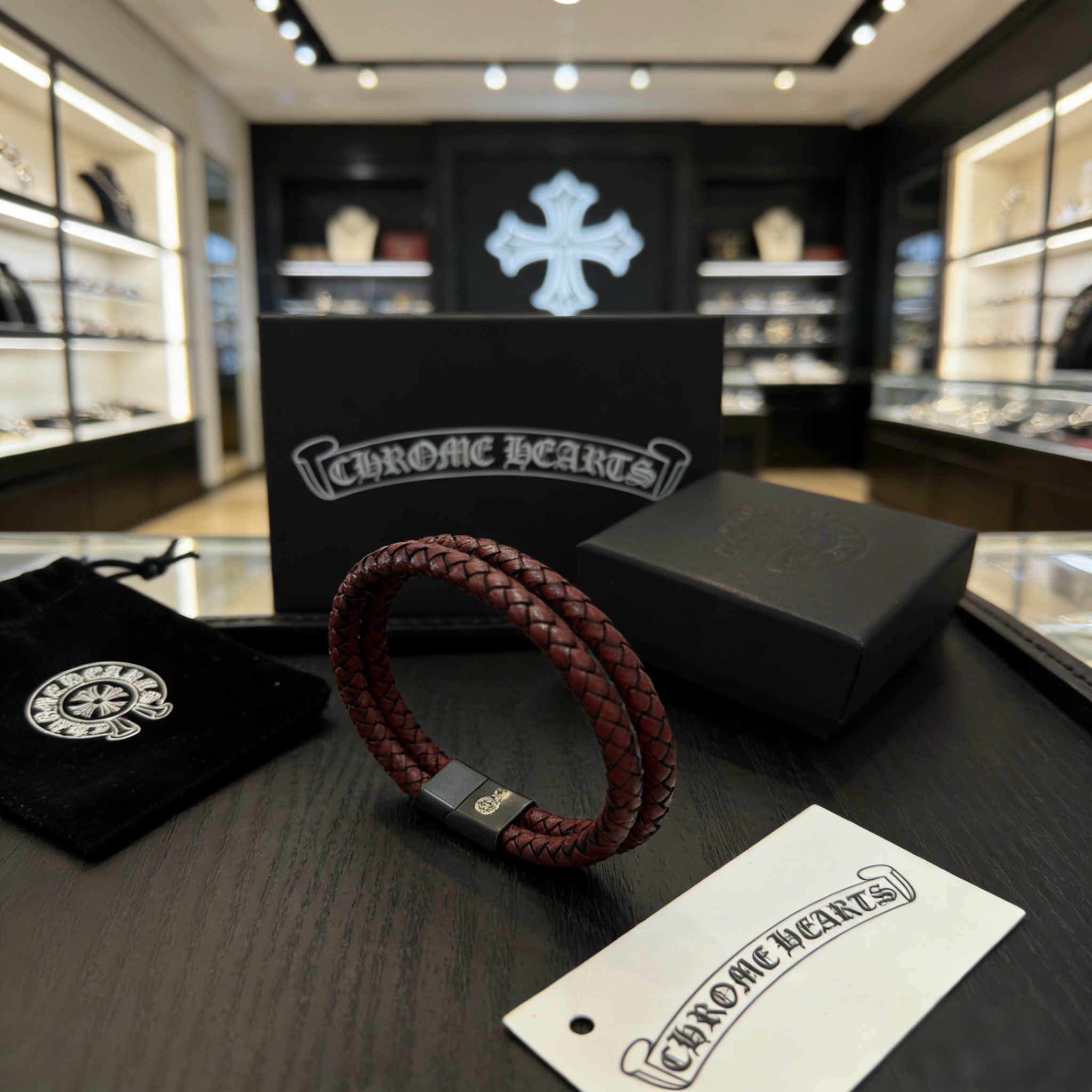 新款【专柜品质】Chrome Hearts克罗心双层皮绳手镯 凹凸造型不同的花纹设计风格呈现出与众不同 