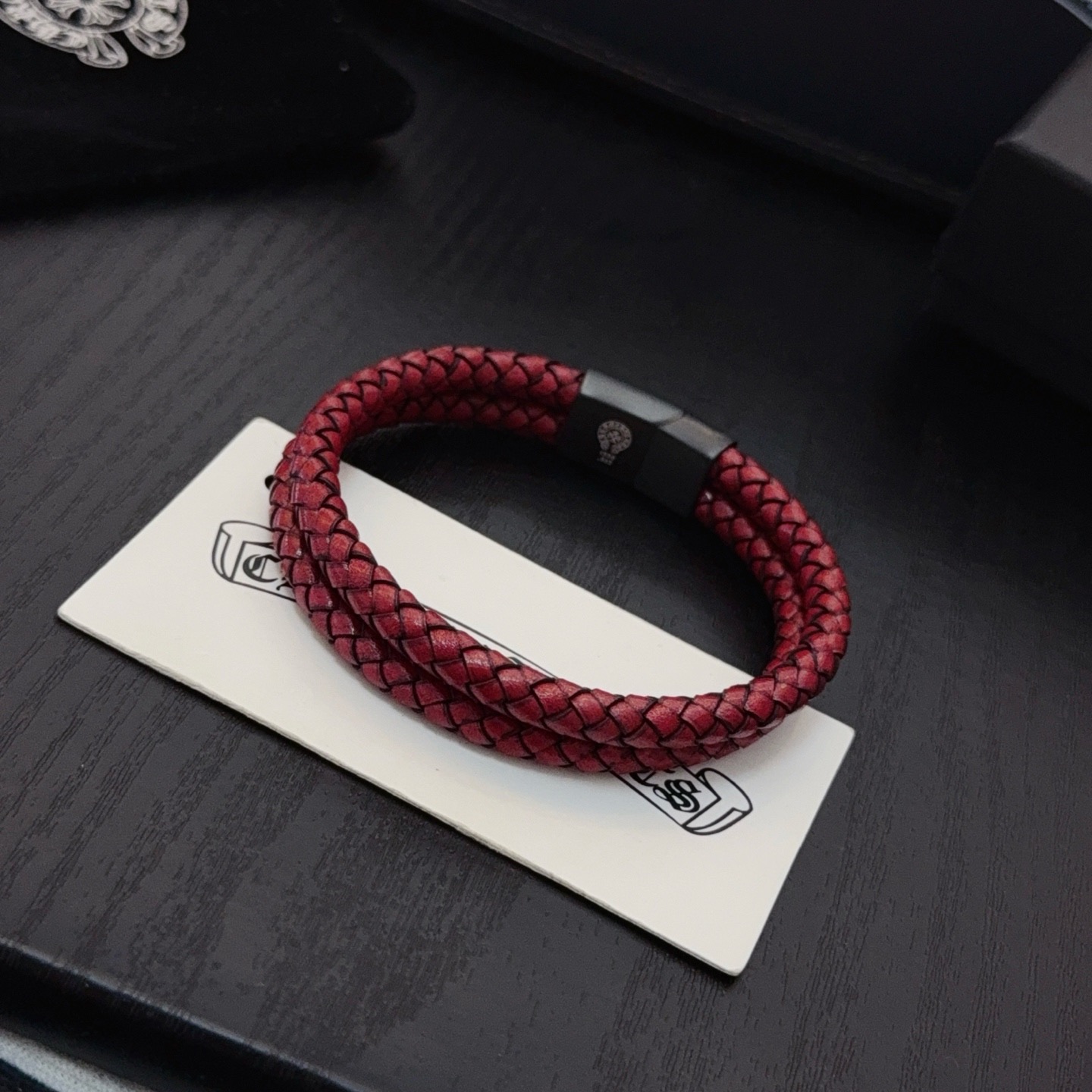 新款【专柜品质】Chrome Hearts克罗心双层皮绳手镯 凹凸造型不同的花纹设计风格呈现出与众不同 