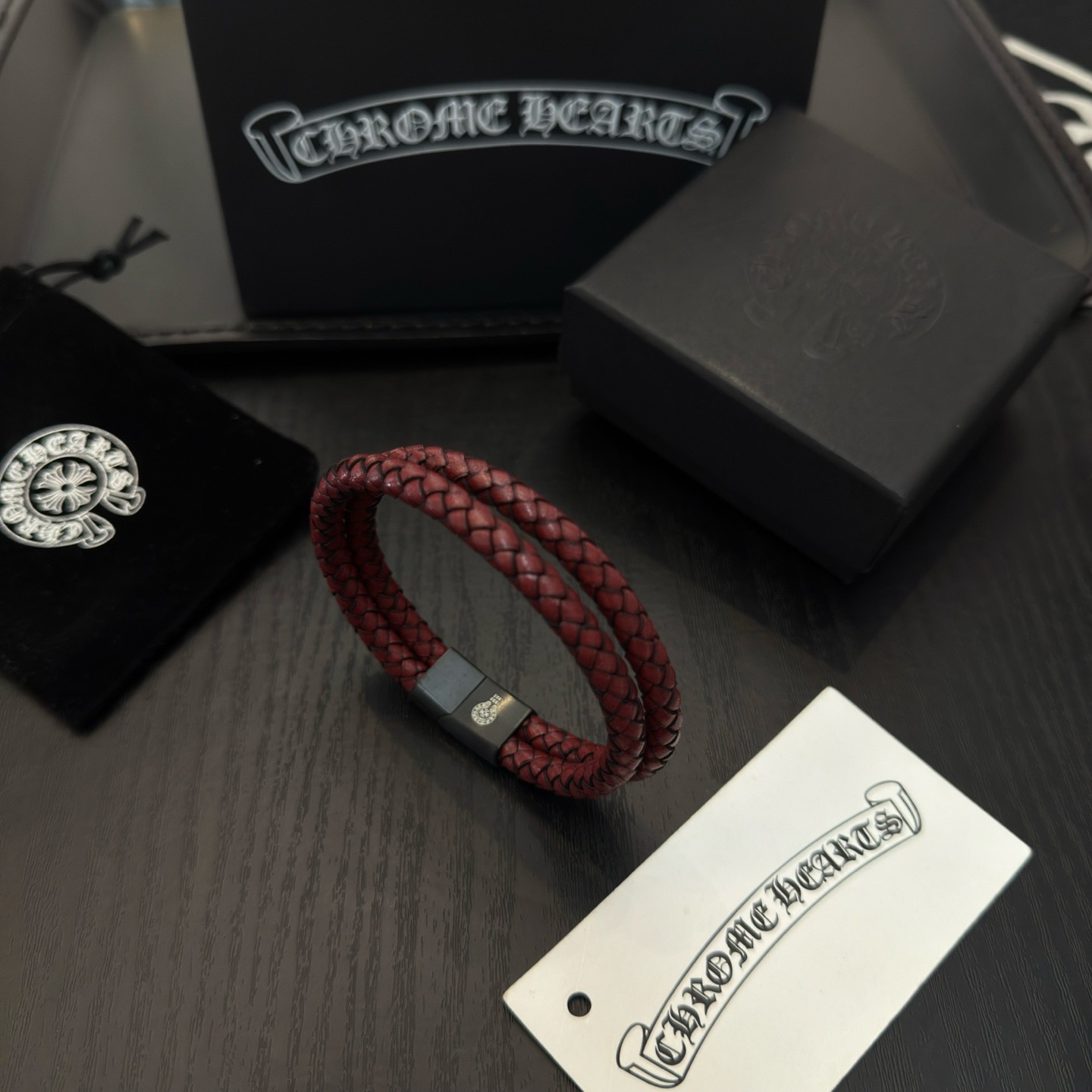 新款【专柜品质】Chrome Hearts克罗心双层皮绳手镯 凹凸造型不同的花纹设计风格呈现出与众不同 