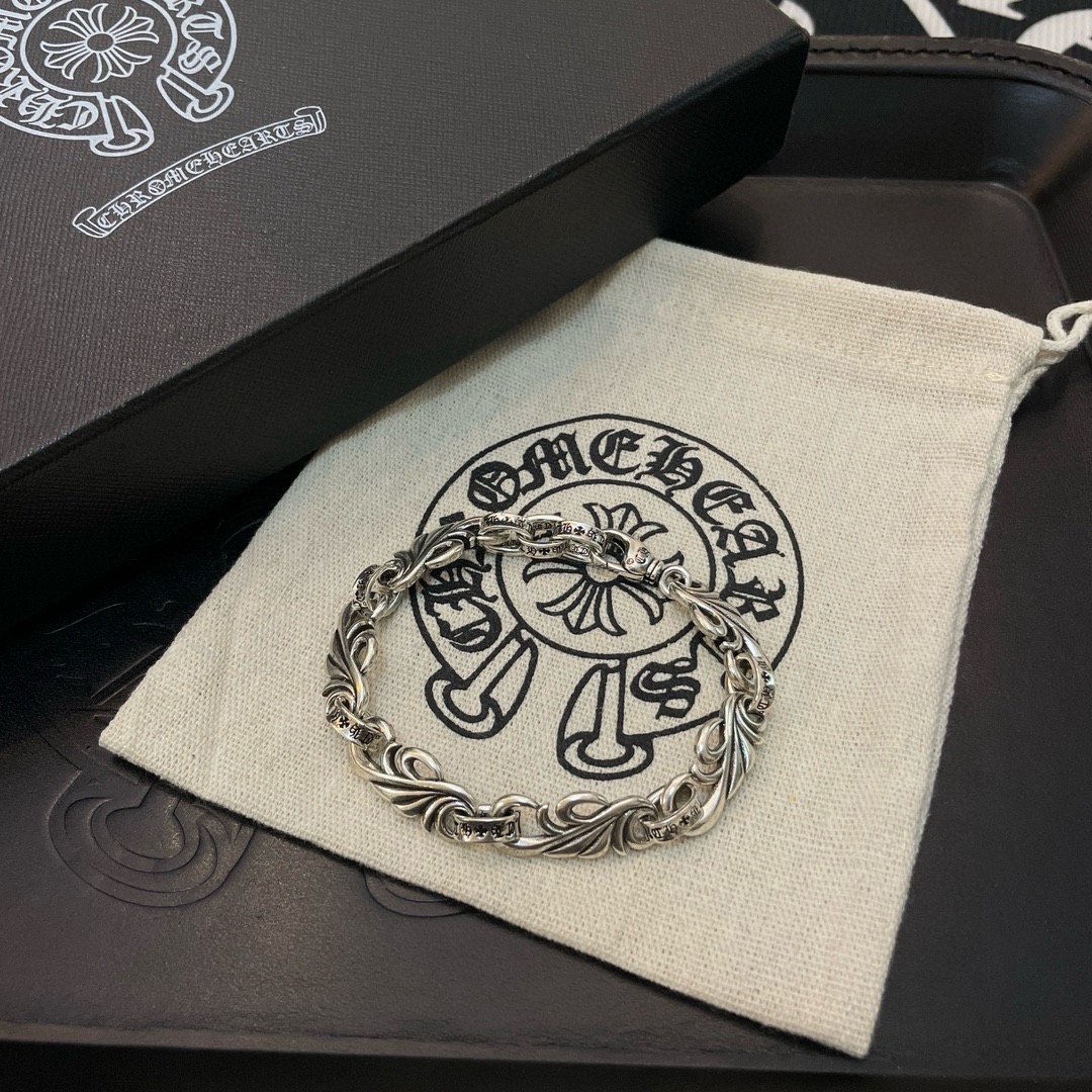 新款【专柜品质】Chrome Hearts克罗心 经典复古藤花手链 凹凸造型不同的花纹设计风格呈现出与众
