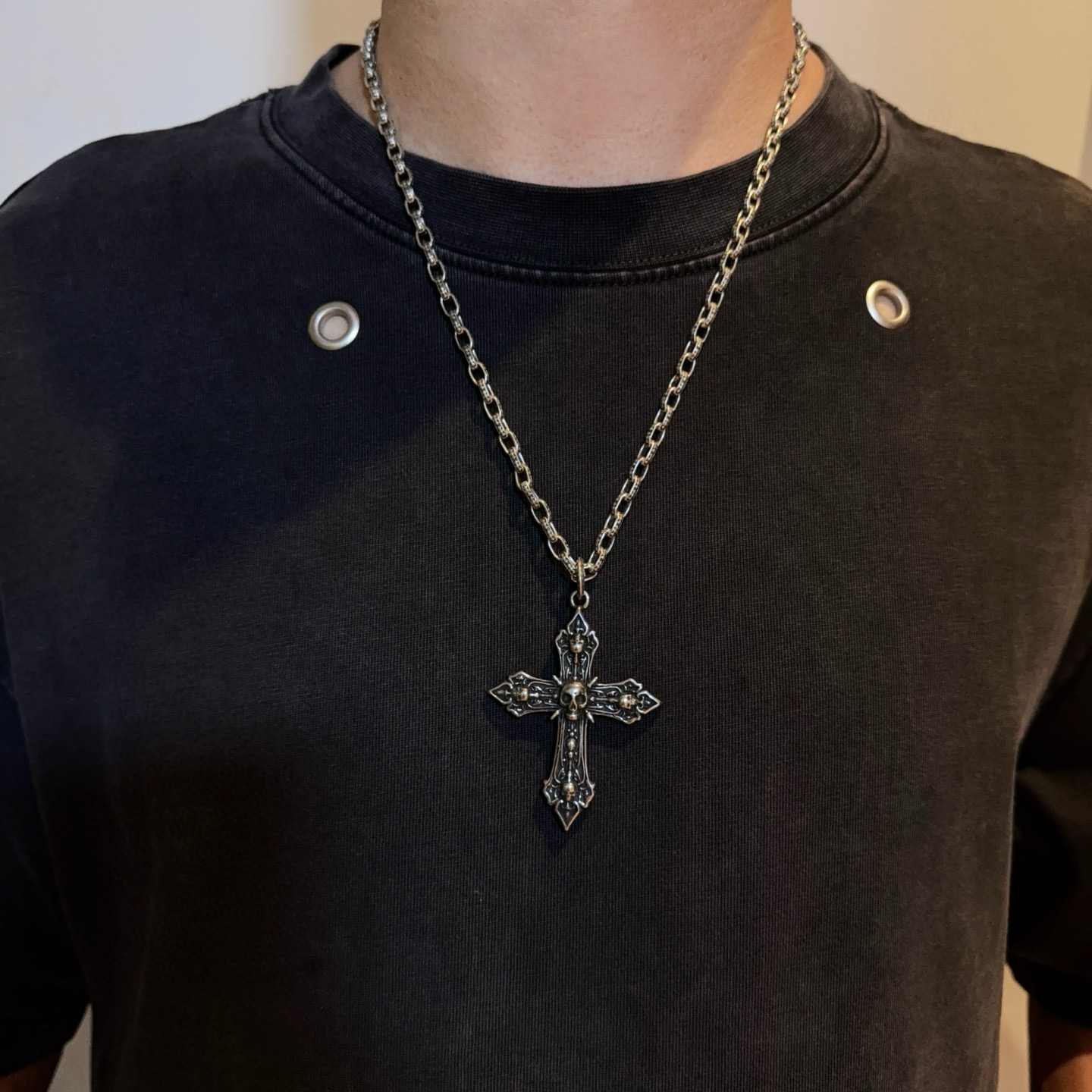 Nuevo [Calidad de mostrador] Chrome Hearts Cruz collar Colgante de cruz y calavera Diseño de patrones diferentes en rel…