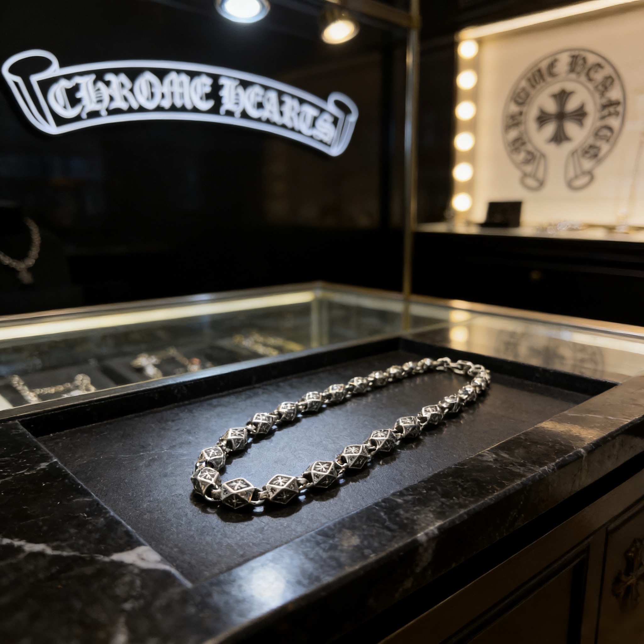 新款【专柜品质】Chrome Hearts克罗心经典复古十字架项链 凹凸造型不同的花纹设计风格 呈现出与