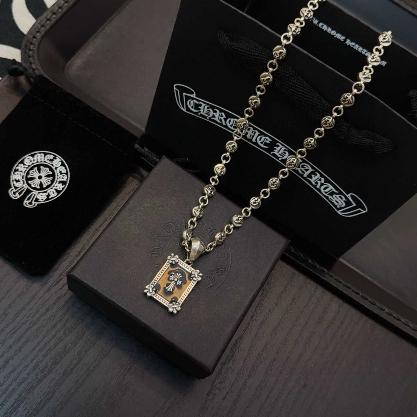 【专柜品质】Chrome Hearts克罗心复古项链 方牌十字架吊坠 凹凸造型不同的花纹设计风格 呈现出