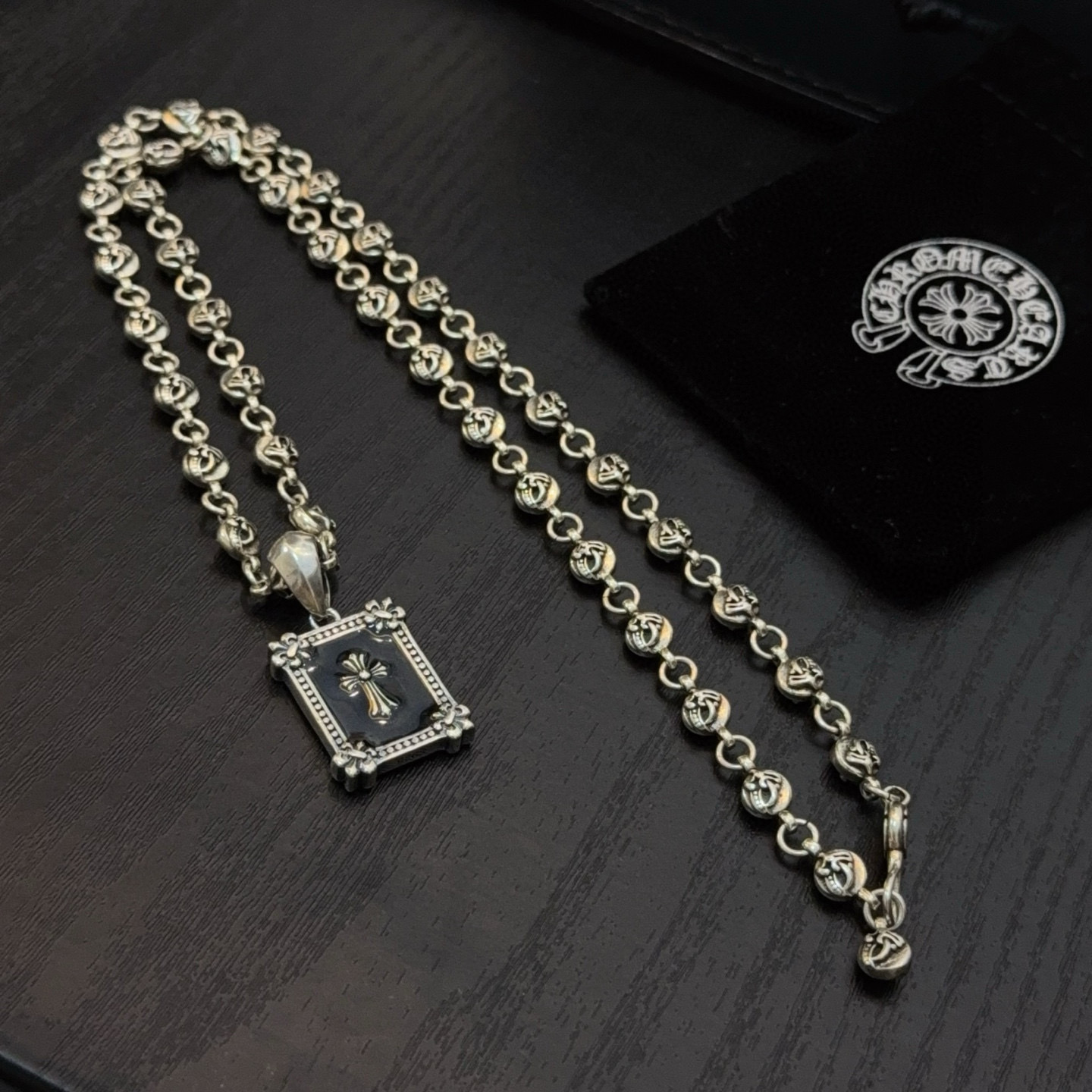 【专柜品质】Chrome Hearts克罗心复古项链 方牌十字架吊坠 凹凸造型不同的花纹设计风格 呈现出