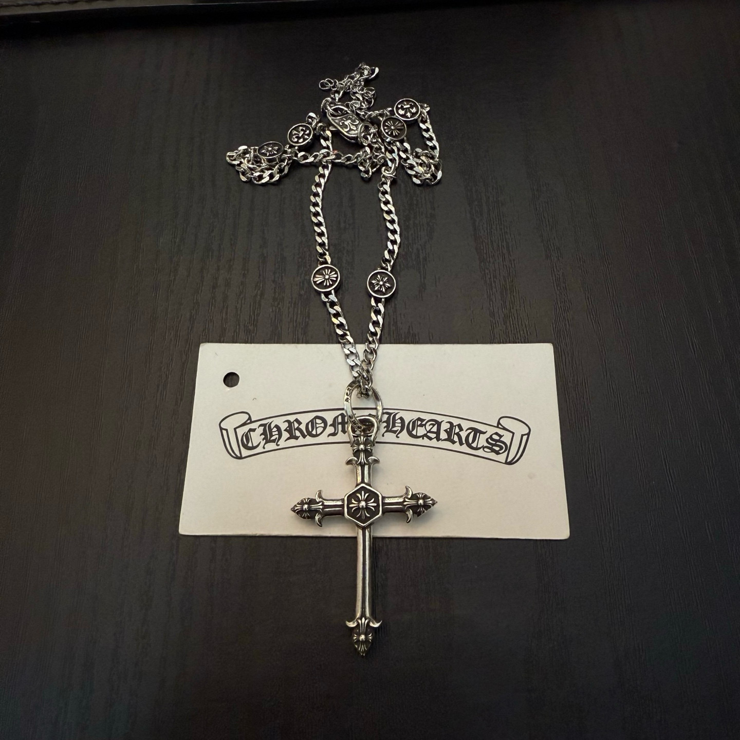 新款【专柜品质】Chrome Hearts克罗心十字架项链，十字架吊坠 凹凸造型不同的花纹设计风格 呈现